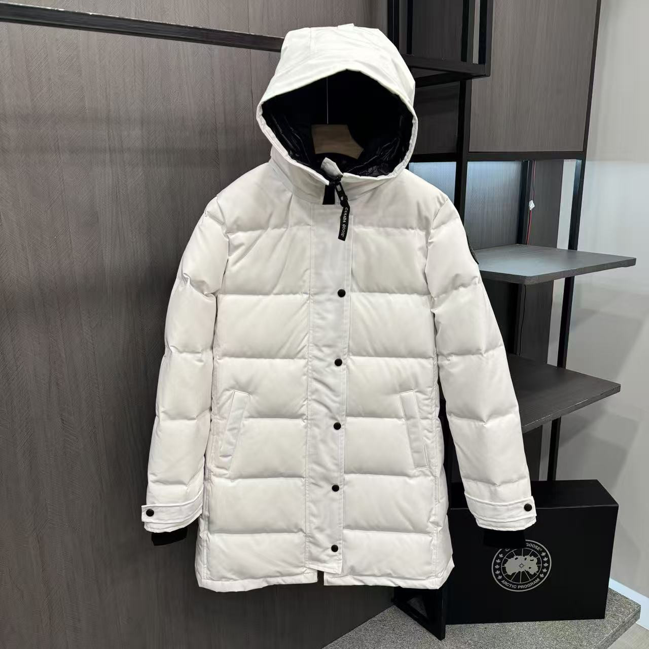 <p>Canada Goose Shelburn*派克大衣羽绒服(純白黑標)</p>