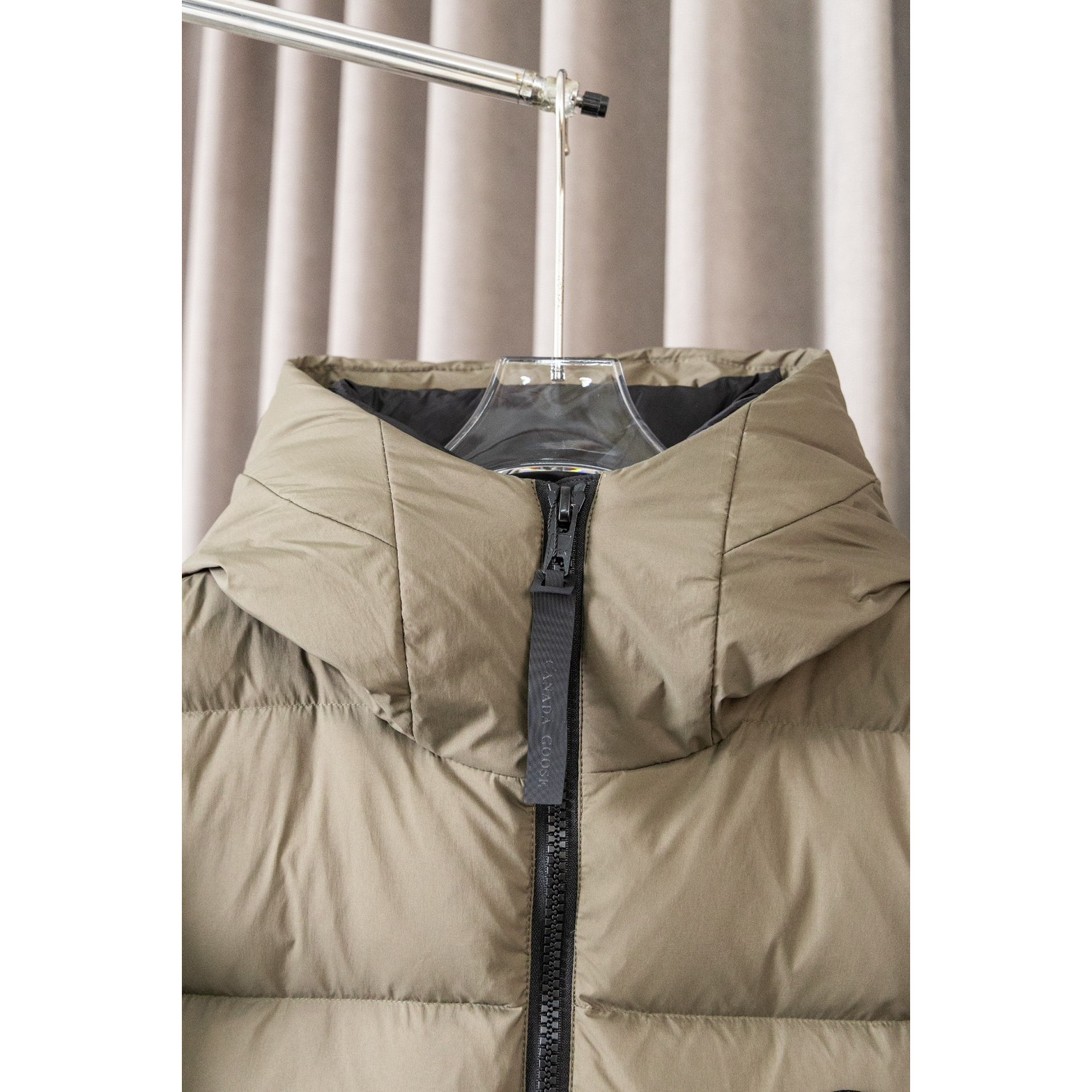 <p>Canada Goose Junction系列连帽羽绒服(欧阳娜娜二代)(棕色)</p>