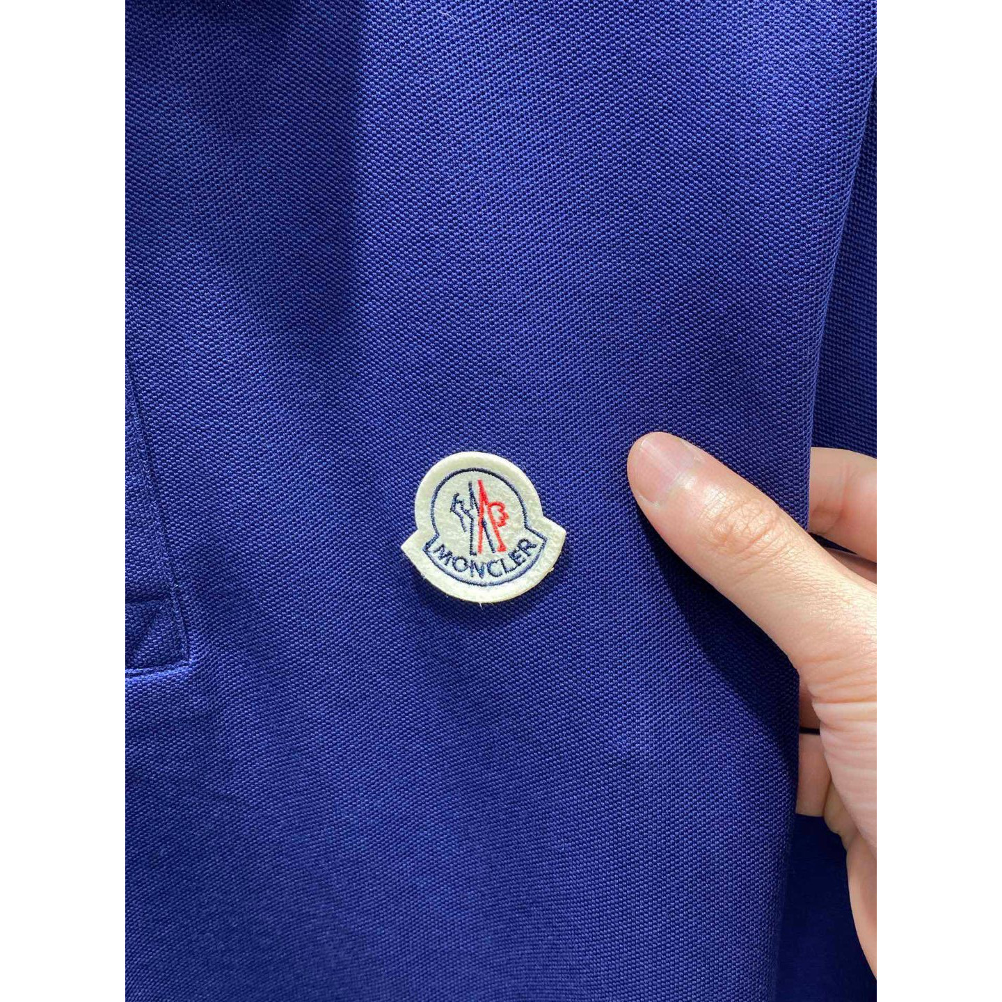 <p>MONCLER 立体徽标翻领长袖Polo衫(藍)</p>