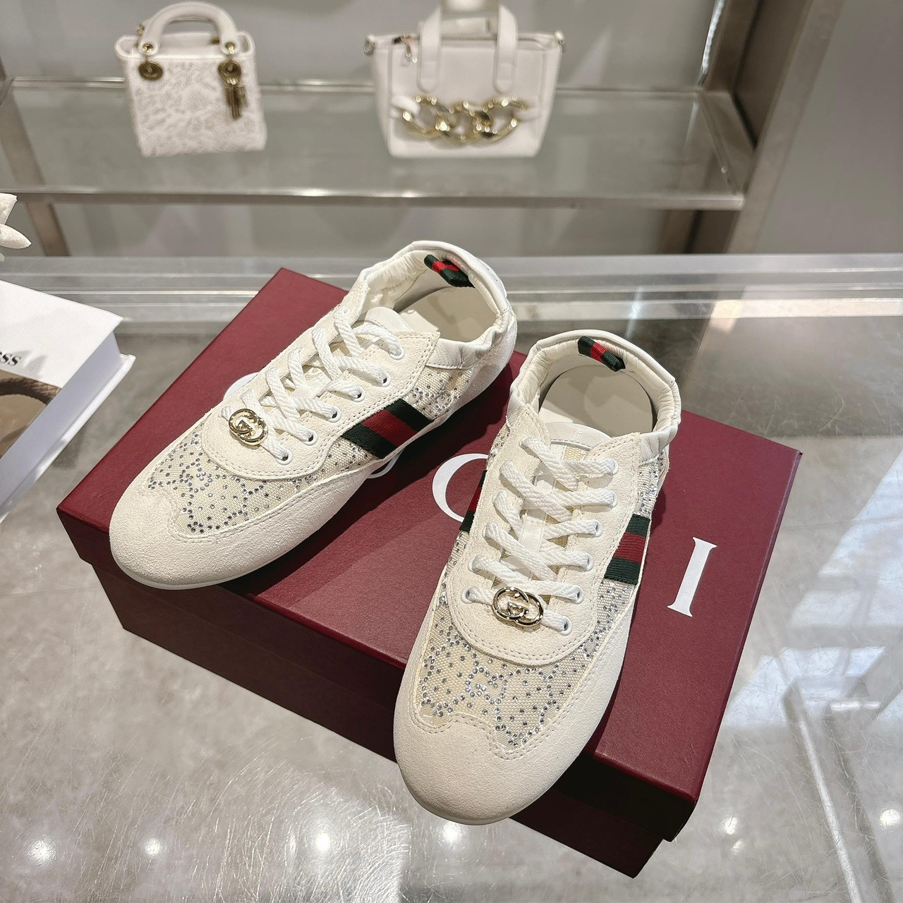 <p>GUCCI 水晶钻鞋(白)</p>