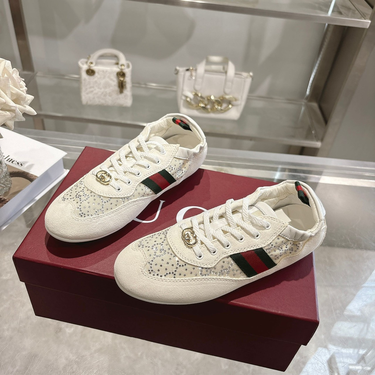 <p>GUCCI 水晶钻鞋(白)</p>