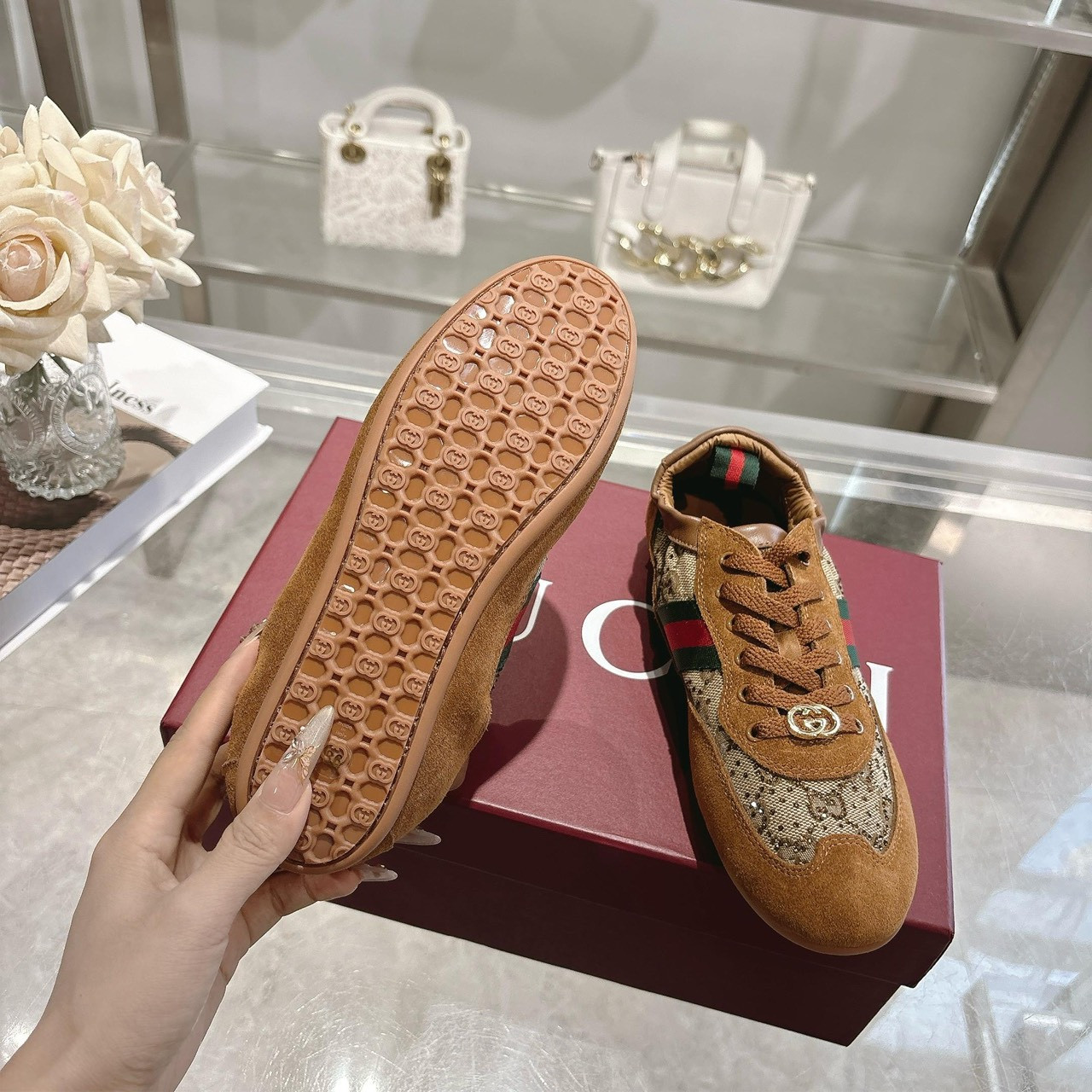 <p>GUCCI 水晶钻鞋(棕)</p>