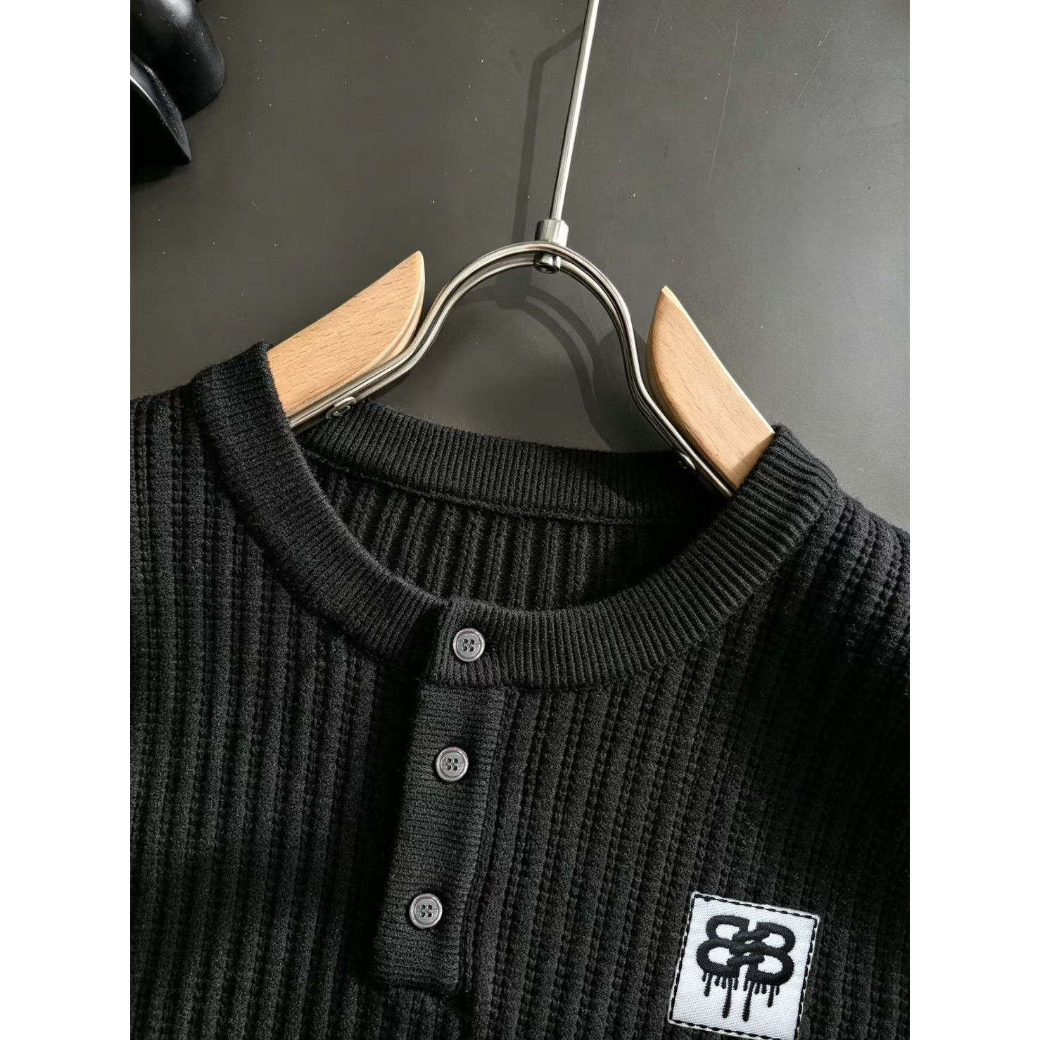 <p>Balenciaga&nbsp;高品质男士毛衣(黑)</p>