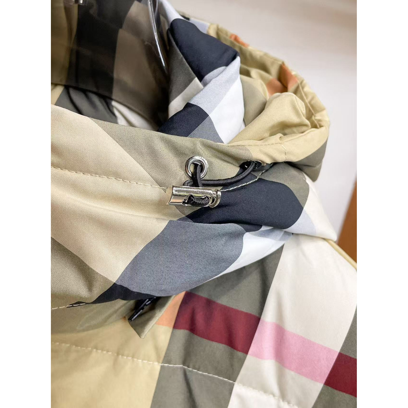 <p>BURBERRY 秋冬新款羽绒服(卡其)</p>