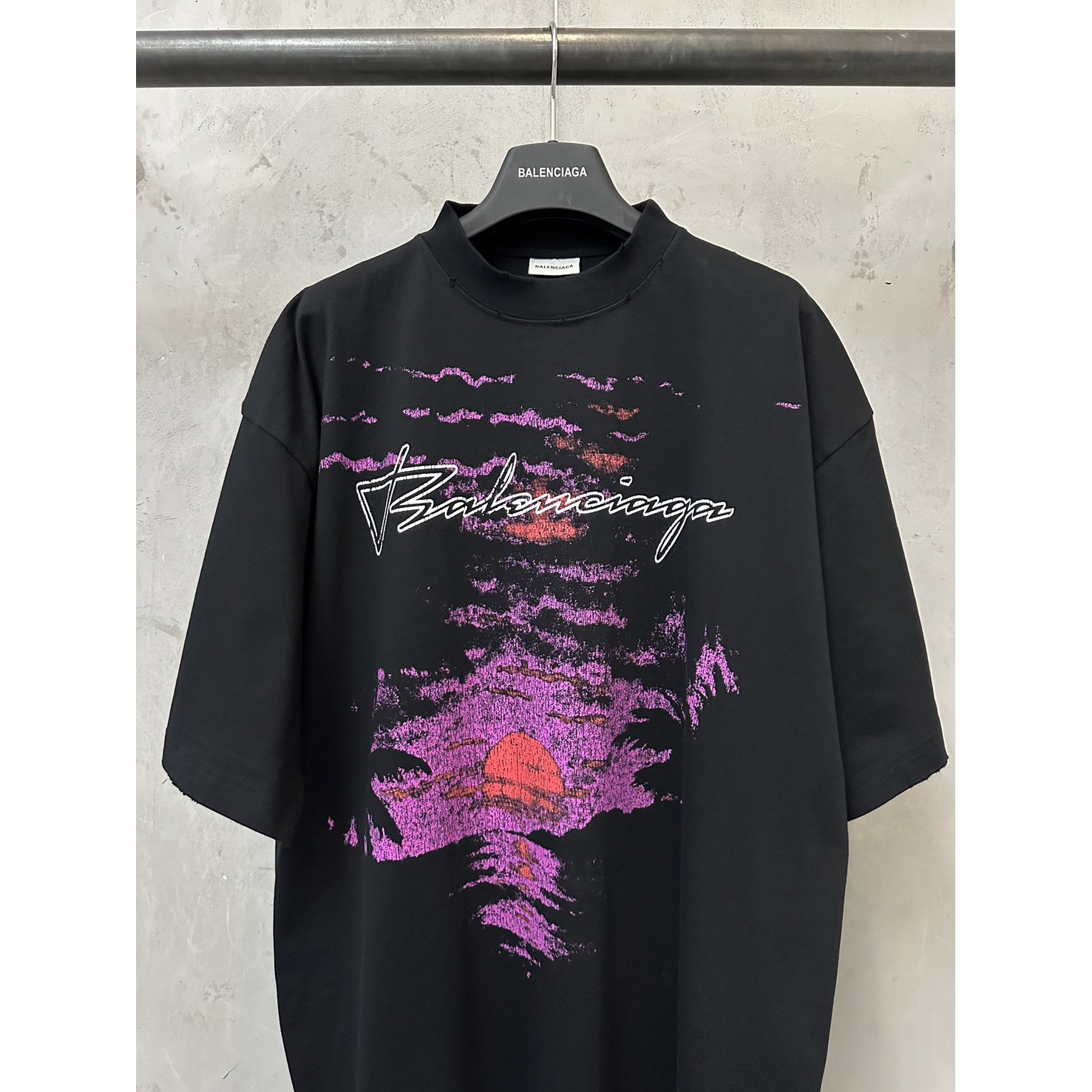 <p>Balenciaga 夕阳西下印花短袖T恤</p>