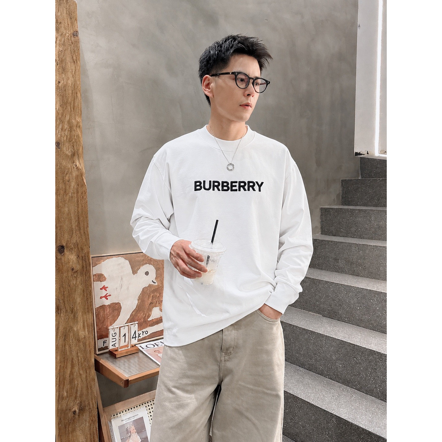 <p>BURBERRY logo图案绣花长袖(白)</p>