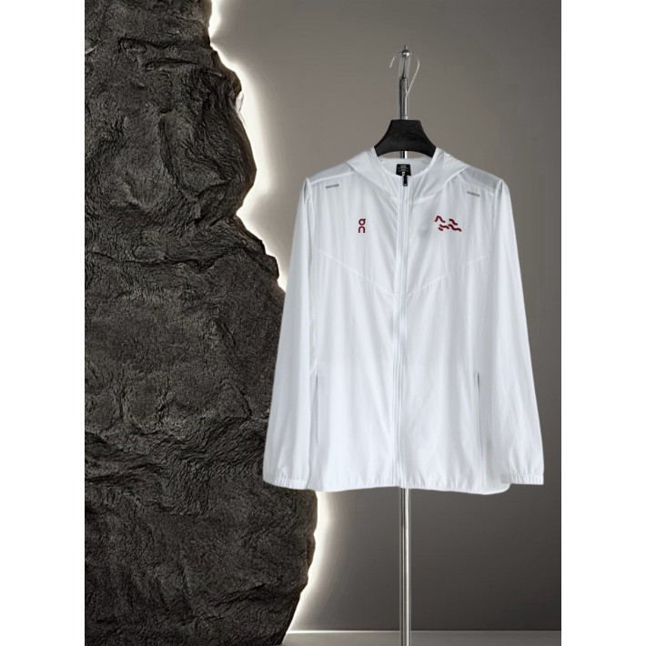 <p>On Weather Jacket Insulated 輕量外套</p>