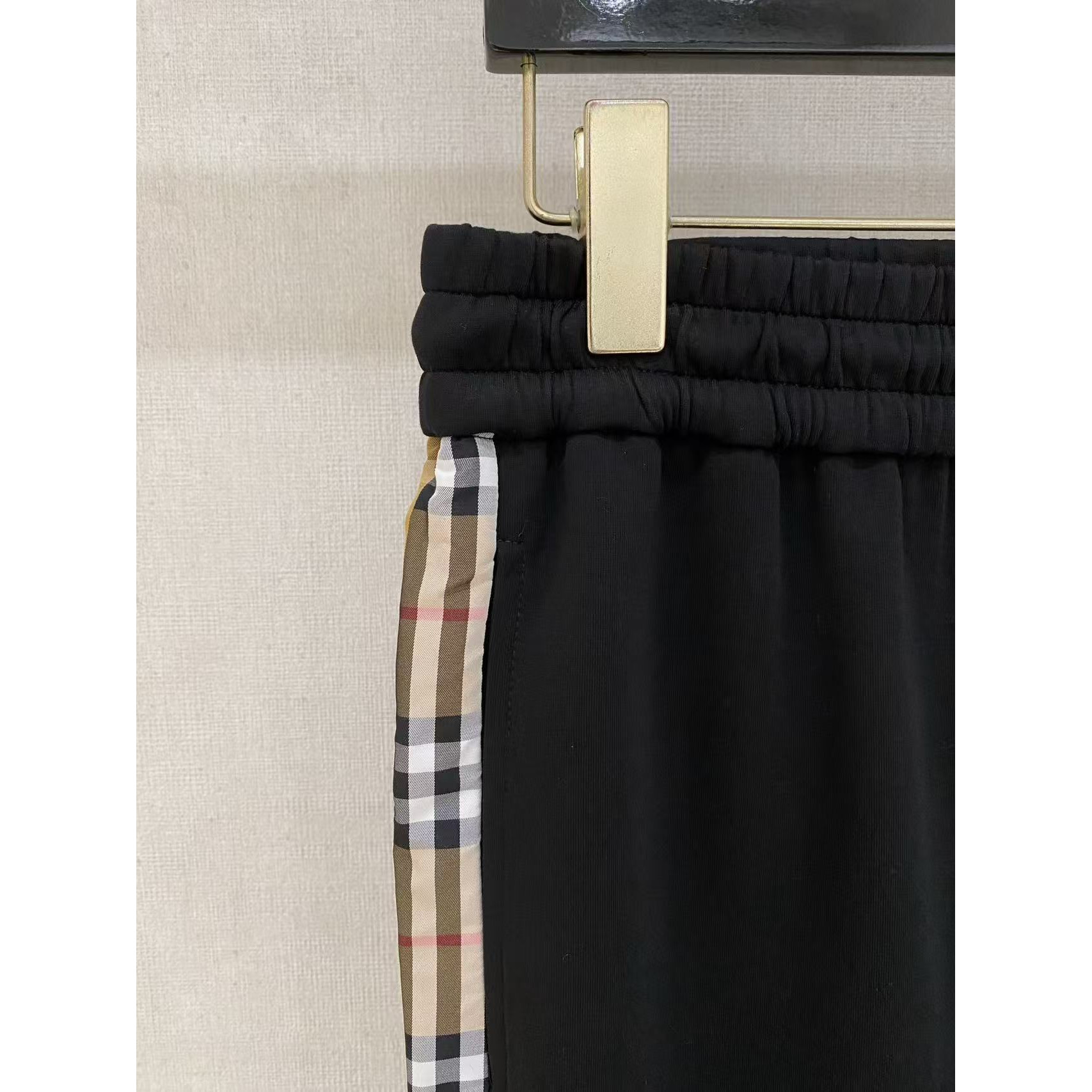 <p>BURBERRY 男士长裤(782441)</p>