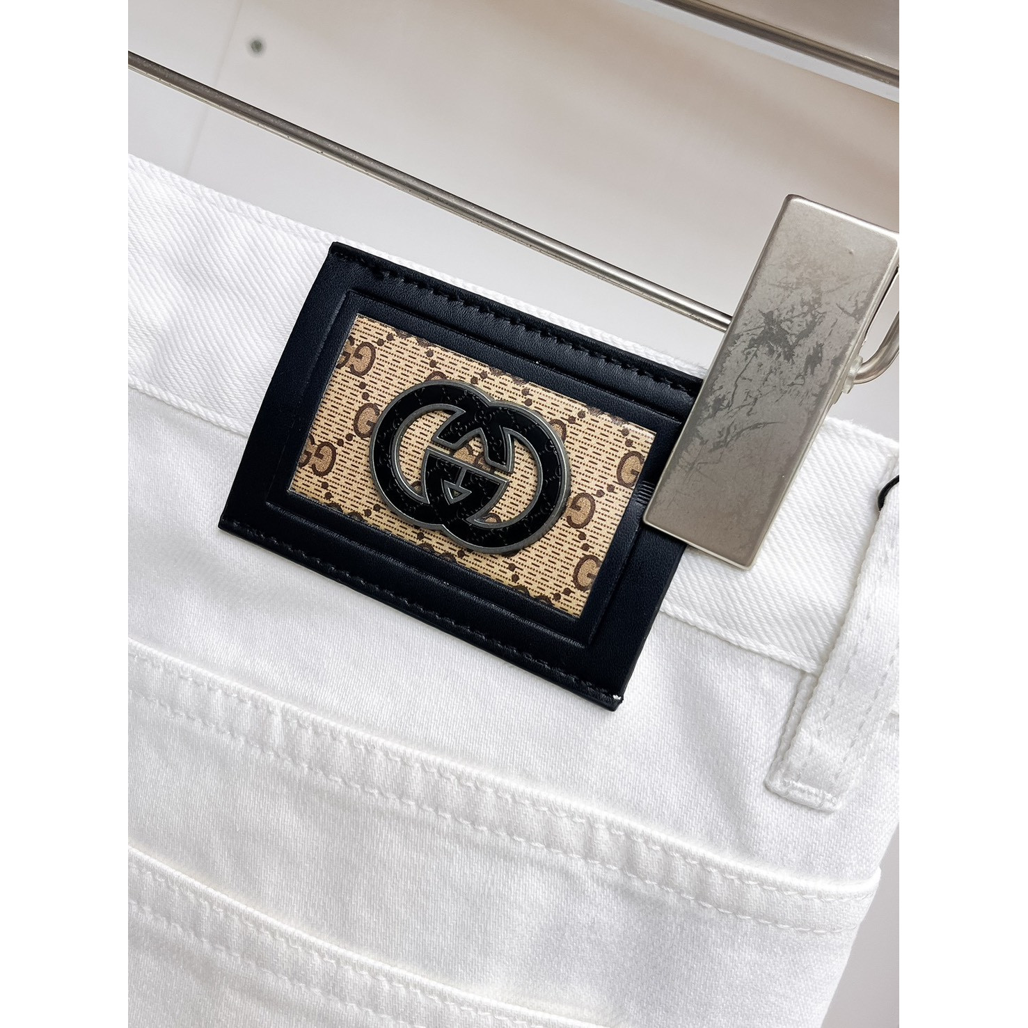 <p>GUCCI&nbsp;牛仔裤(白)</p>