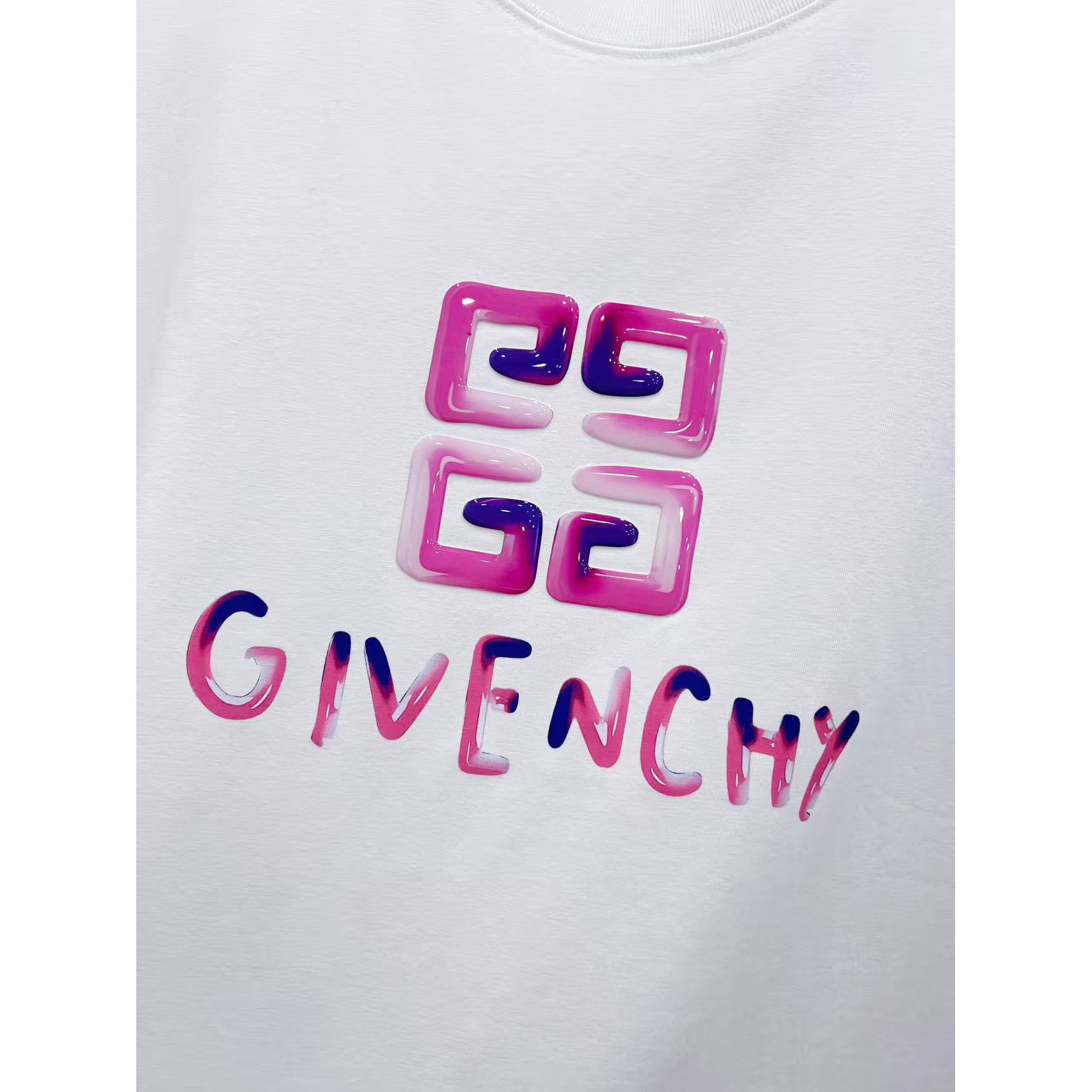 <p>Givenchy 美式潮牌渐变立体胶印圆领T恤(白)</p>