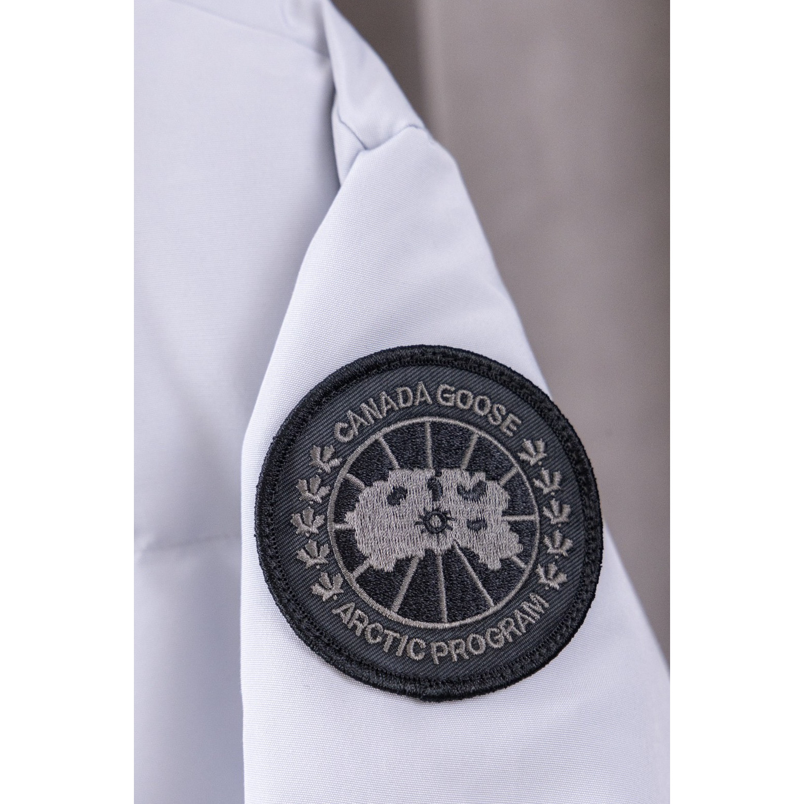<p>Canada Goose Junction Cropped Puffer 2066 短款羽绒服(白色)</p>