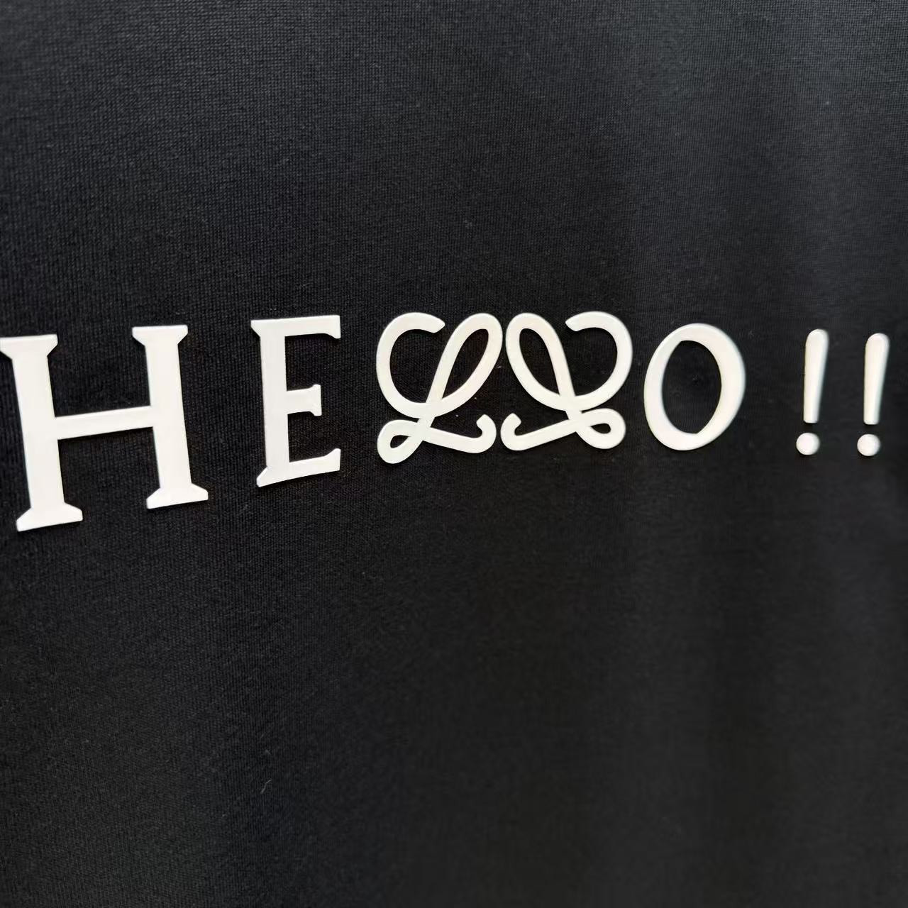 <p>Loewe 短袖T恤(黑)</p>