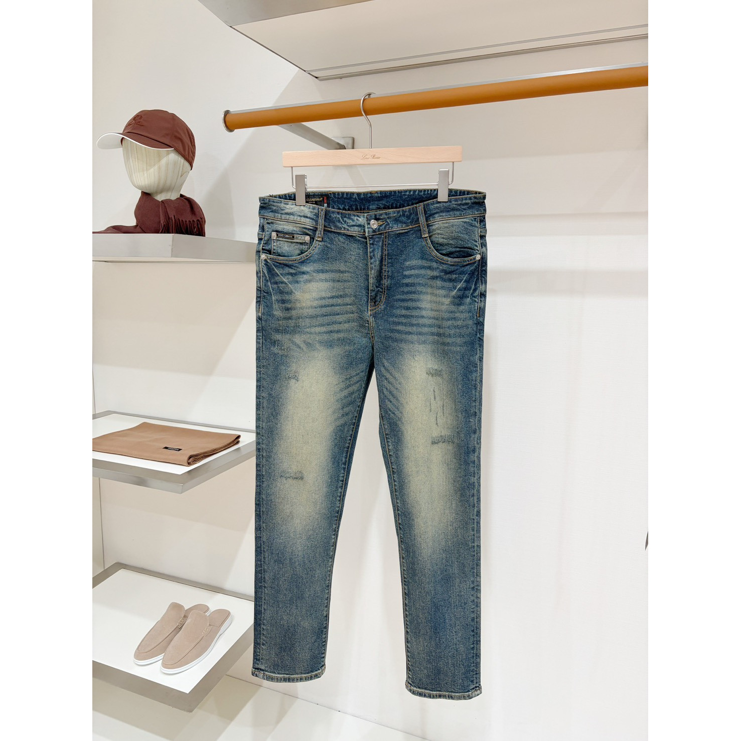 <p>D&amp;G 新款牛仔裤</p>