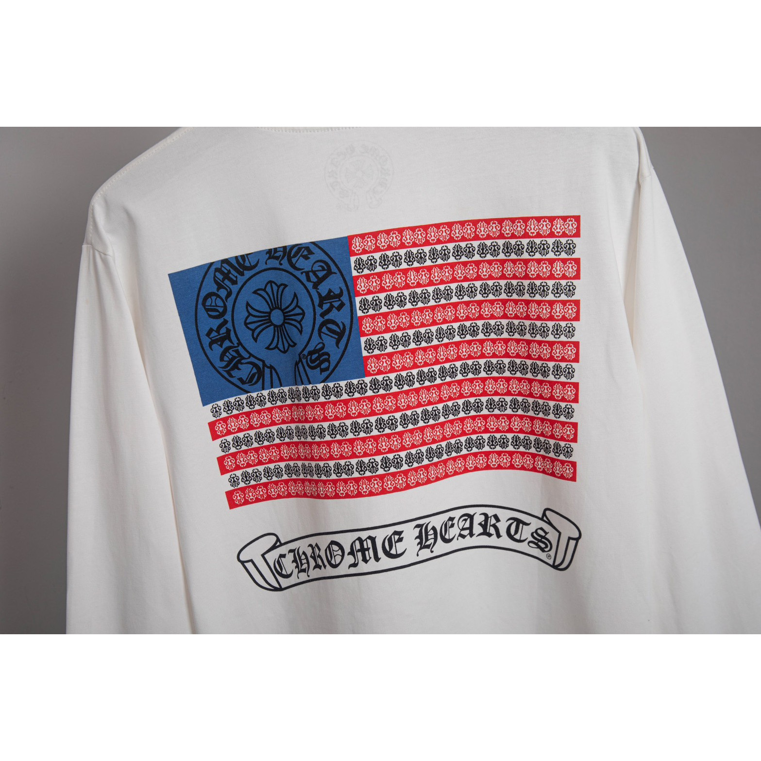 <p>CHROME HEARTS 国旗印花圆领长袖<br />
(PJ0251)(白色)</p>