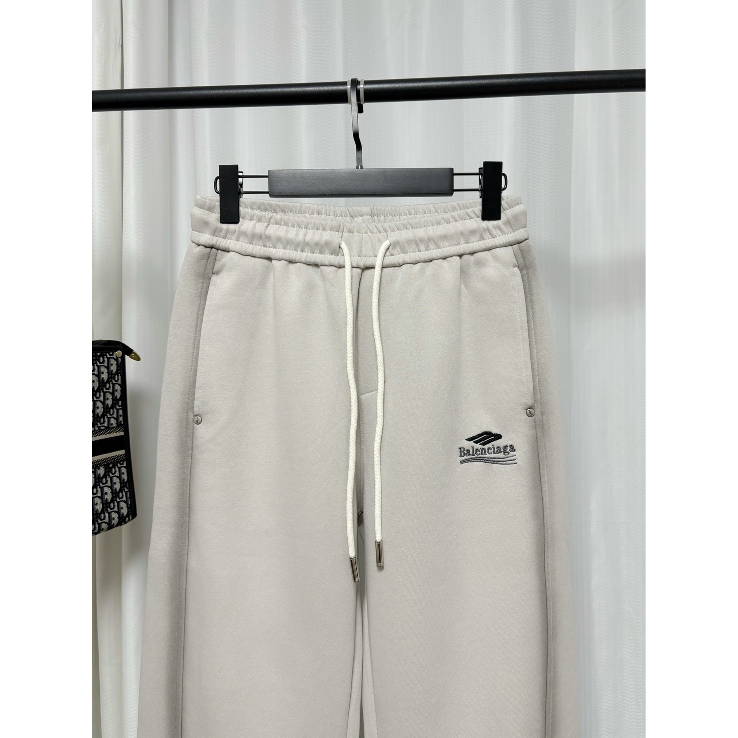 <p>Balenciaga 休闲长裤</p>