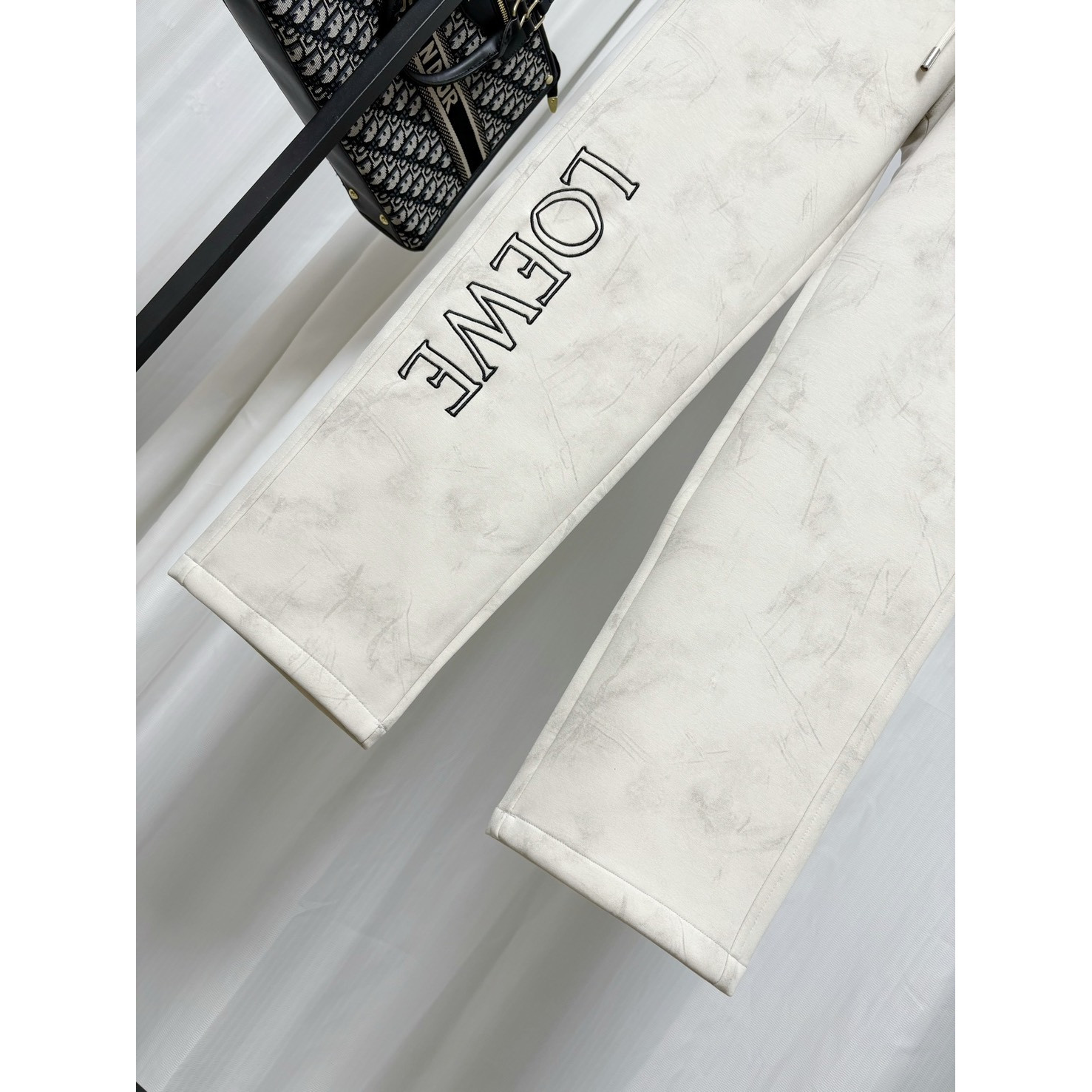 <p>LOEWE 刺绣休闲长裤(灰)</p>