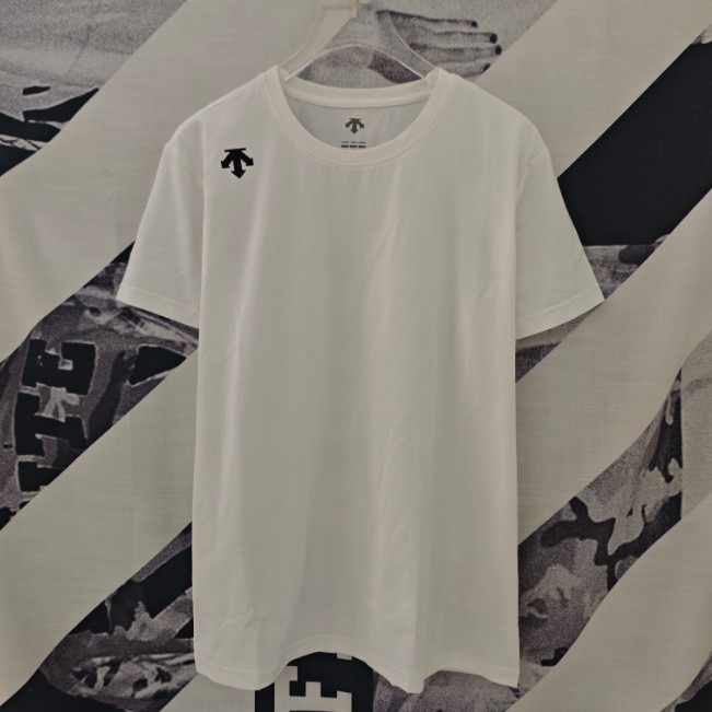 <p>DESCENTE 經典款短袖T恤</p>