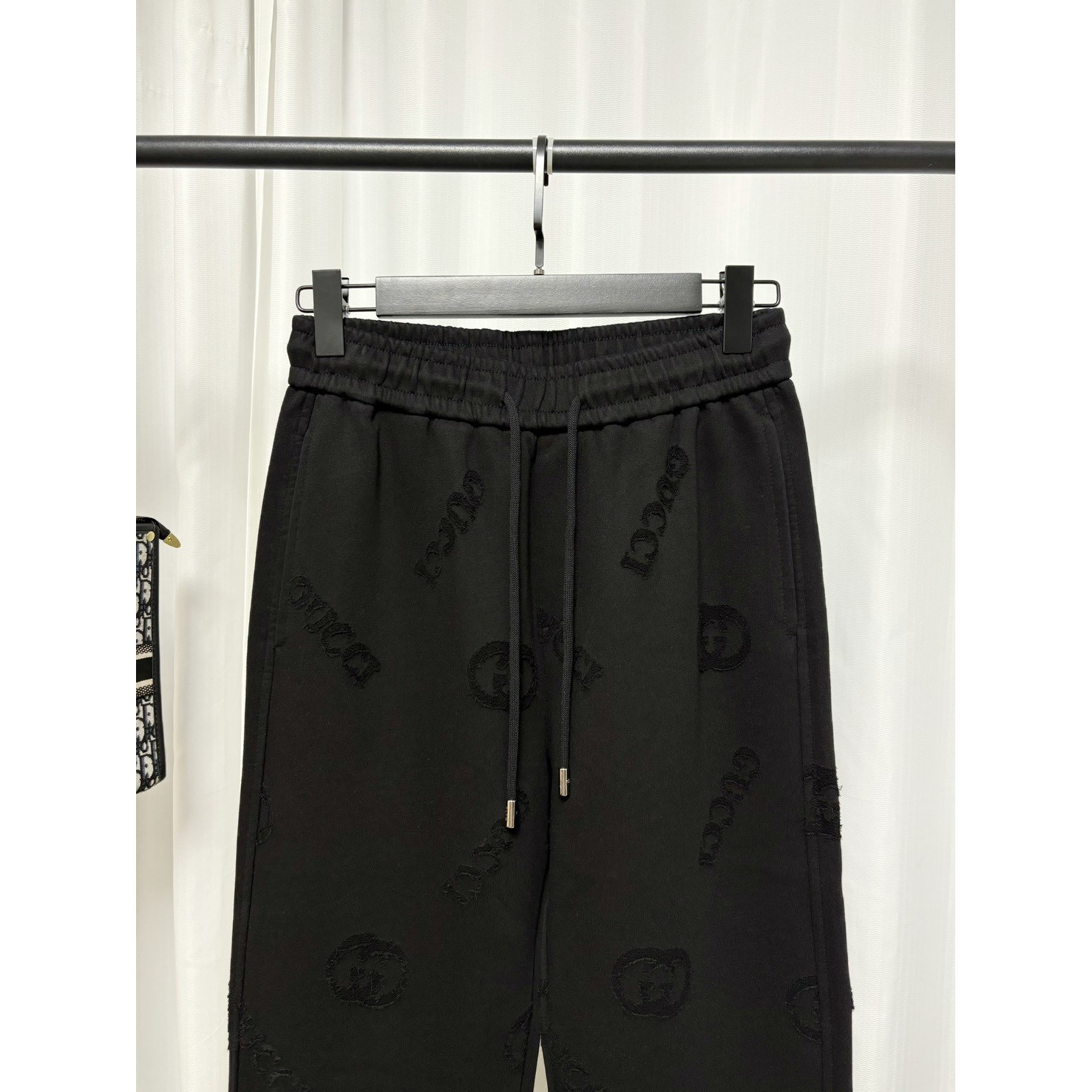<p>Gucci 烧花工艺休闲长裤(黑)</p>