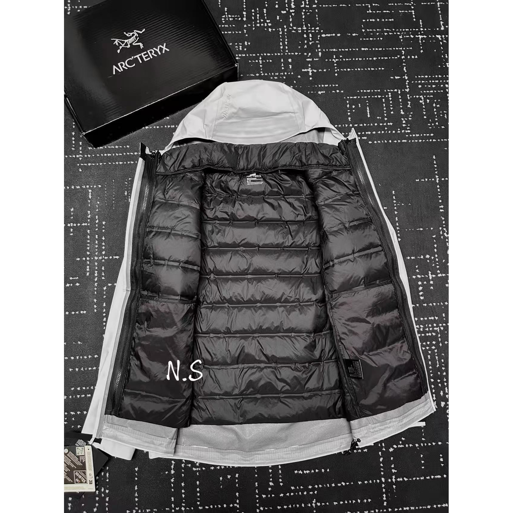 <p>Arc'teryx SL硬壳冲锋衣(隐秘灰)</p>