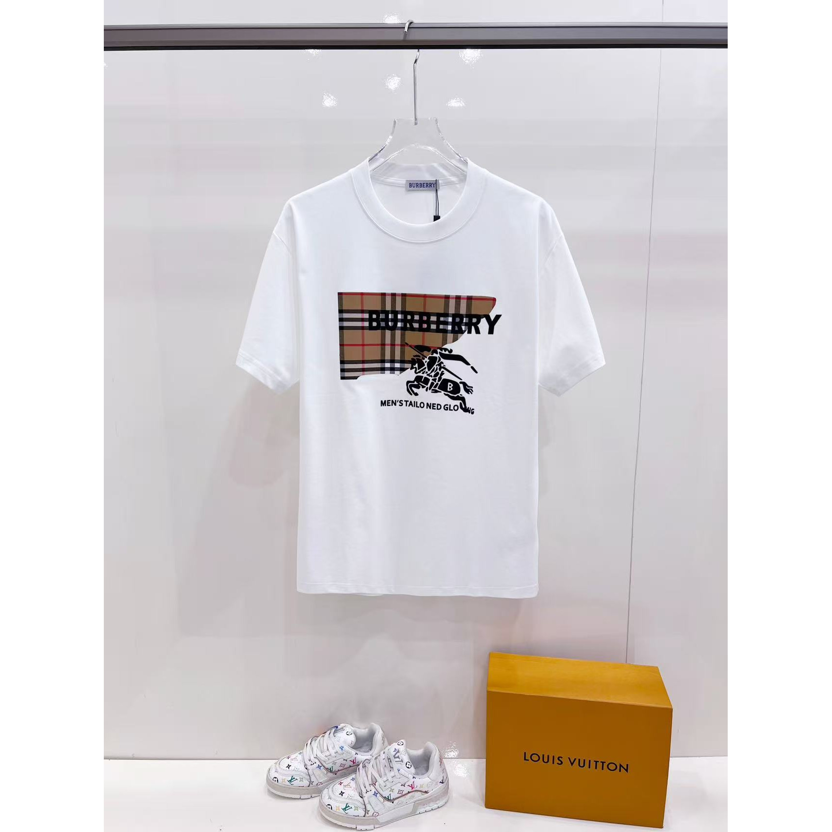 <p>BURBERRY 短袖圆领T恤(白)</p>