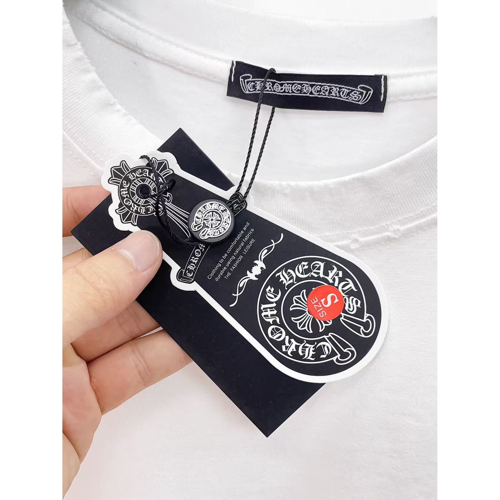 <p>CHROME HEARTS 专柜新款短袖T恤(白)</p>