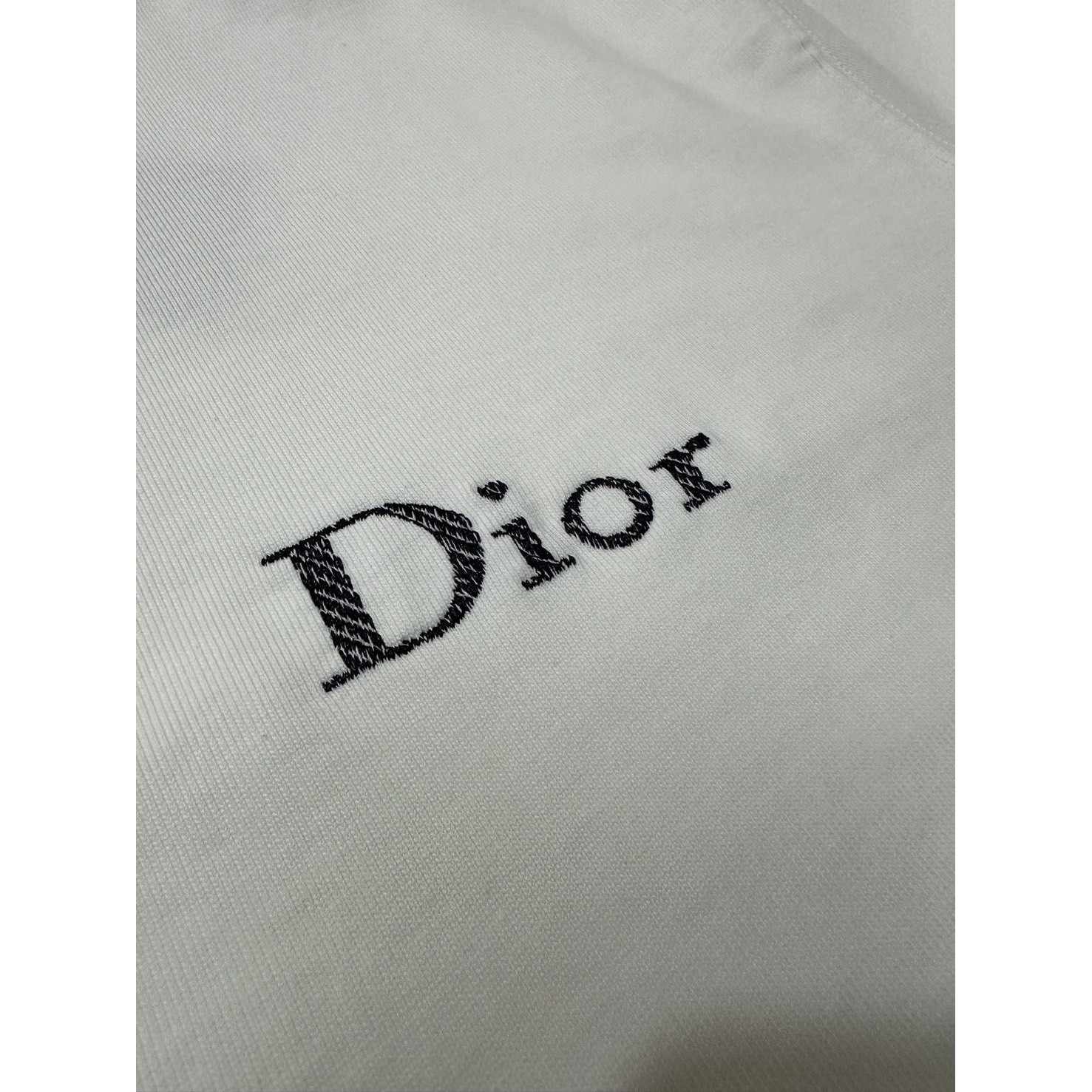 <p>Dior logo刺绣短袖T恤(白)</p>