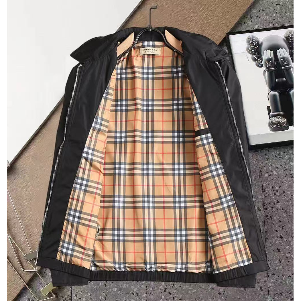 <p>BURBERRY&nbsp;男士夹克外套(黑)</p>