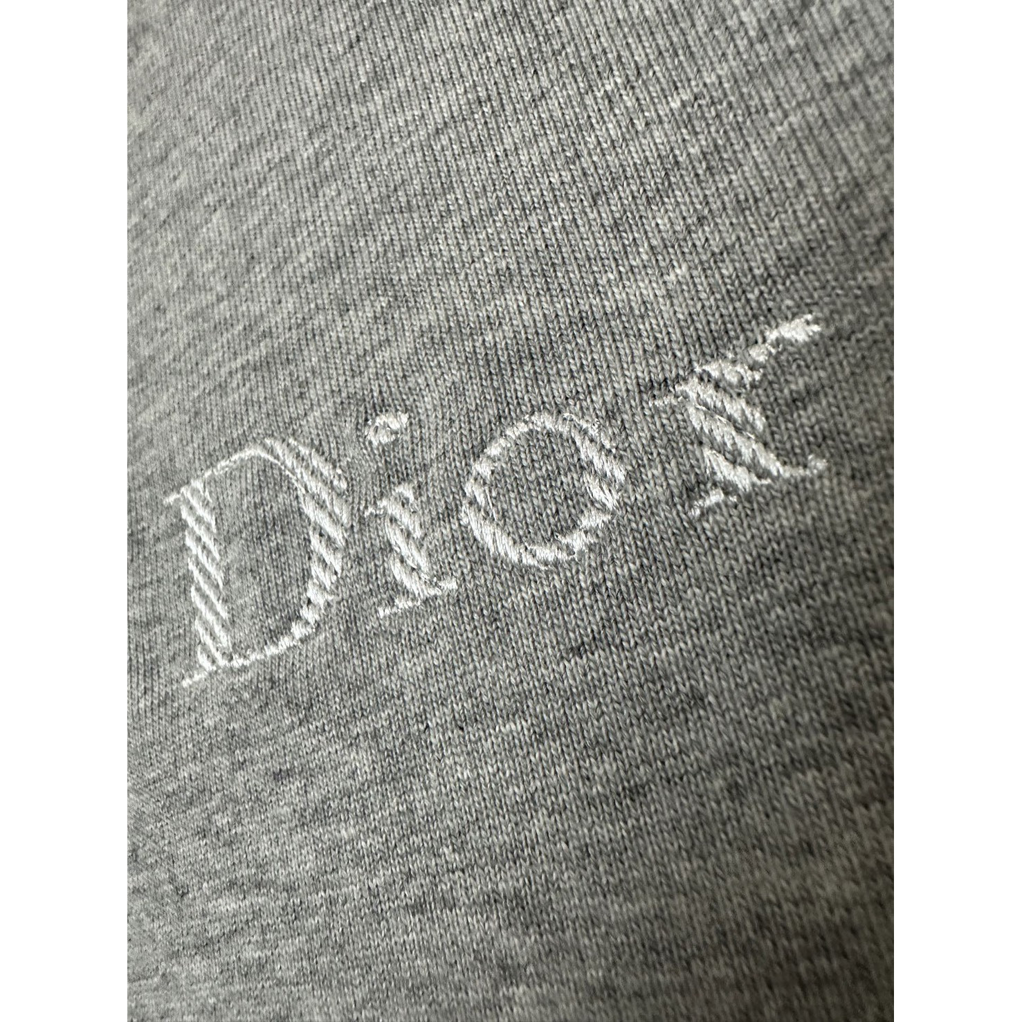 <p>Dior logo刺绣短袖T恤(灰)</p>