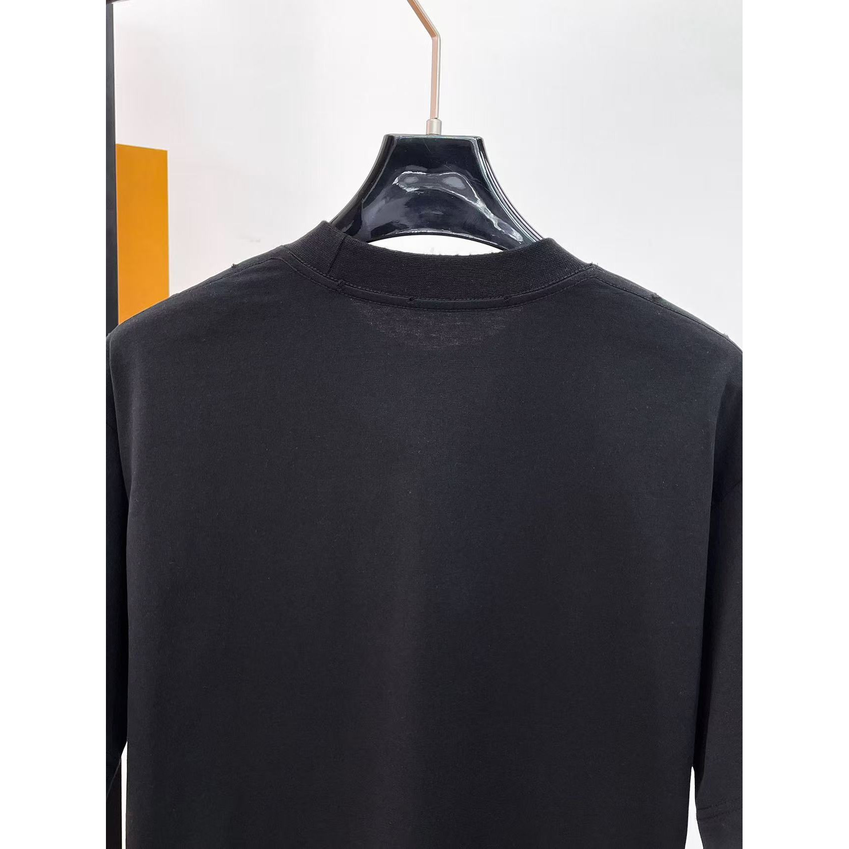 <p>Balenciaga 专柜新款短袖T恤(黑)</p>