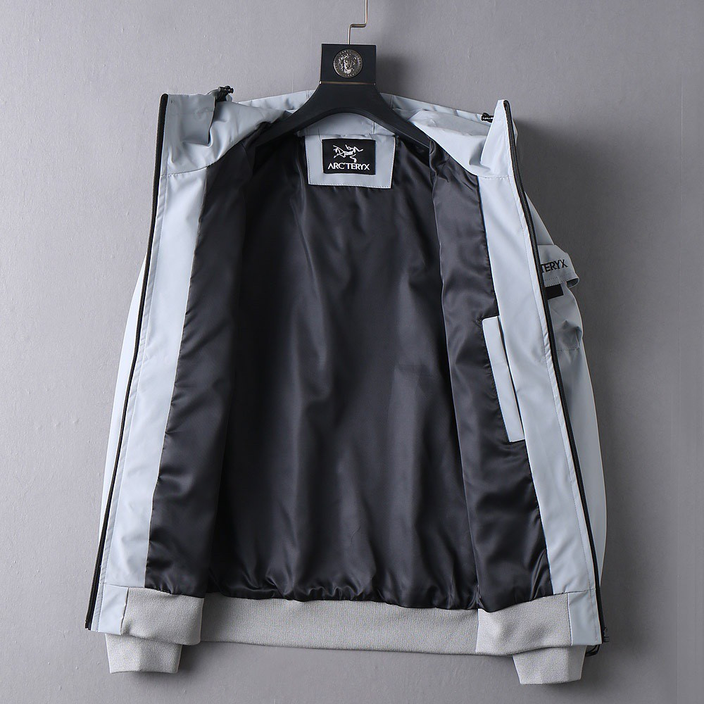 <p>Arc'teryx 新款男士夹克外套</p>