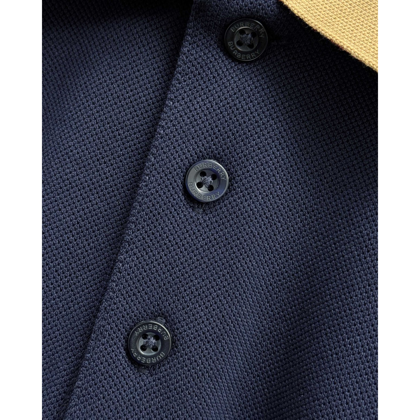 <p>BURBERRY 短袖翻领polo衫(藍)</p>