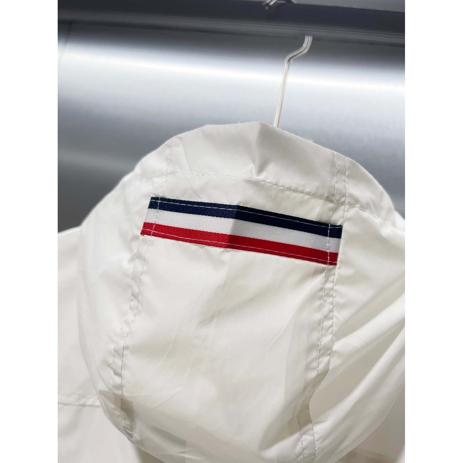 <p>MONCLER 夹克外套(白)</p>