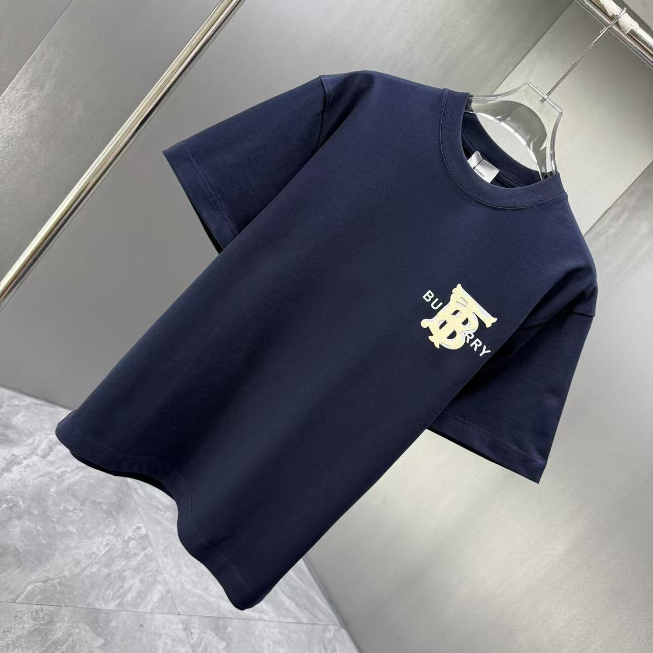 <p>BURBERRY 短袖T恤(黑)</p>