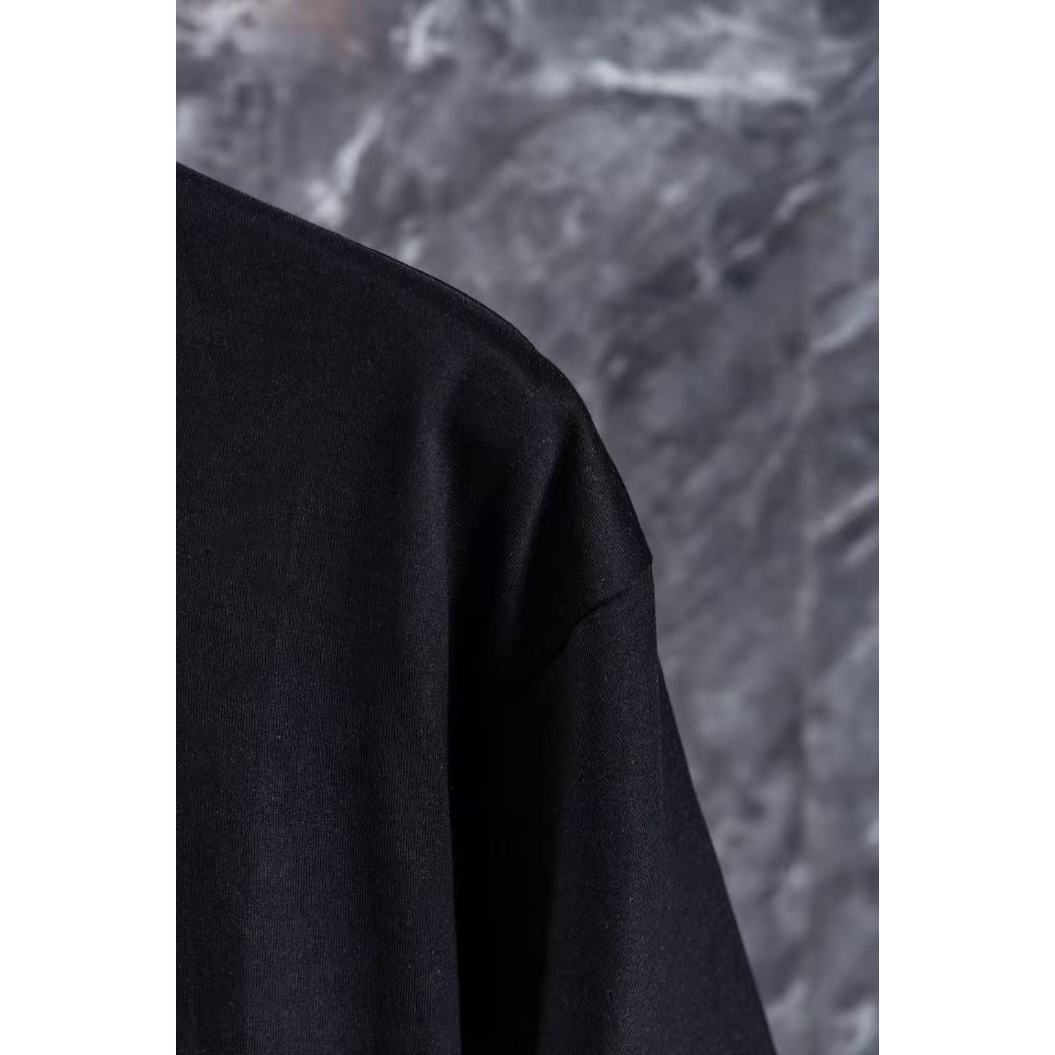 <p>GIVENCHY 塔罗牌星星印花短袖(黑)</p>