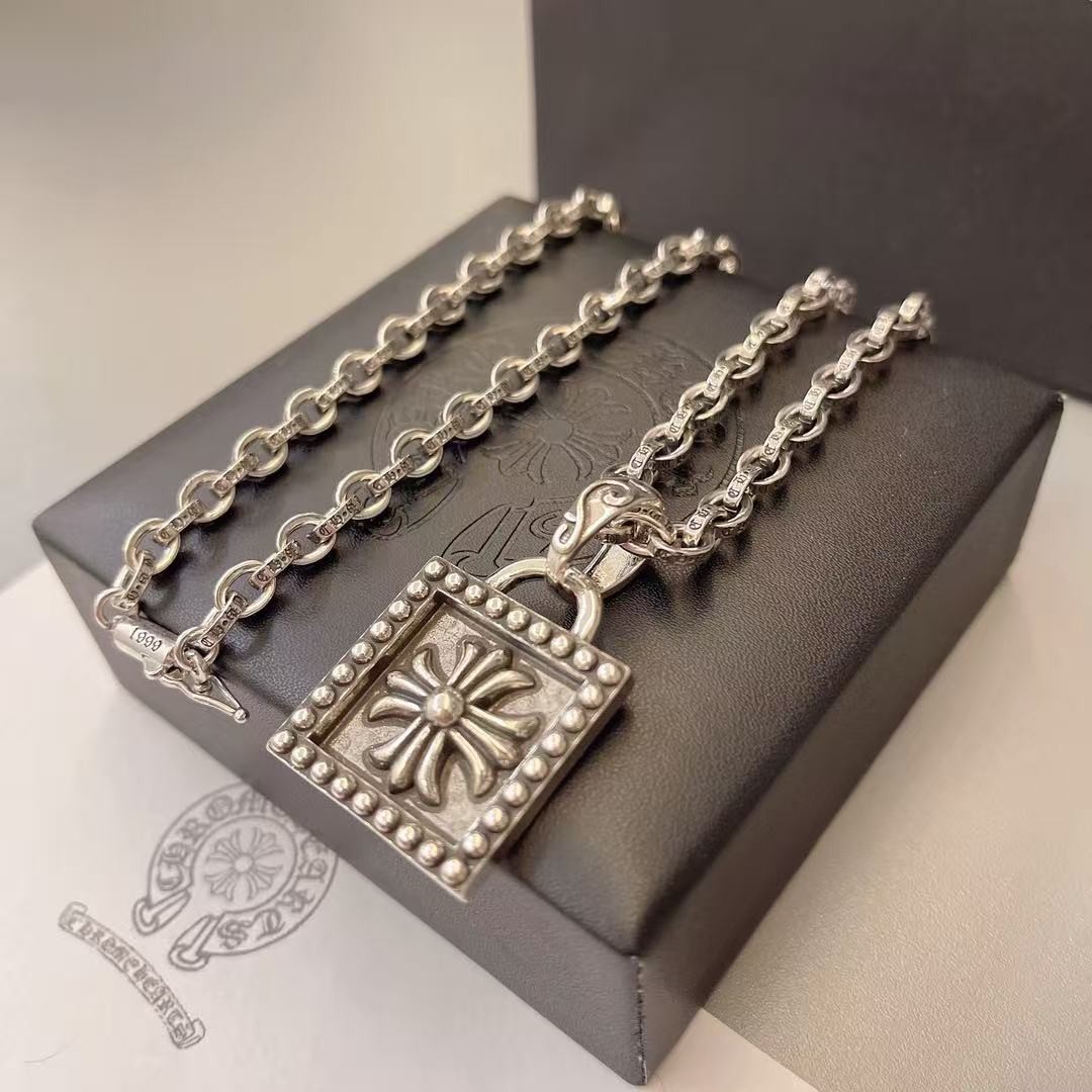 <p>CHROME HEARTS&nbsp;项链</p>