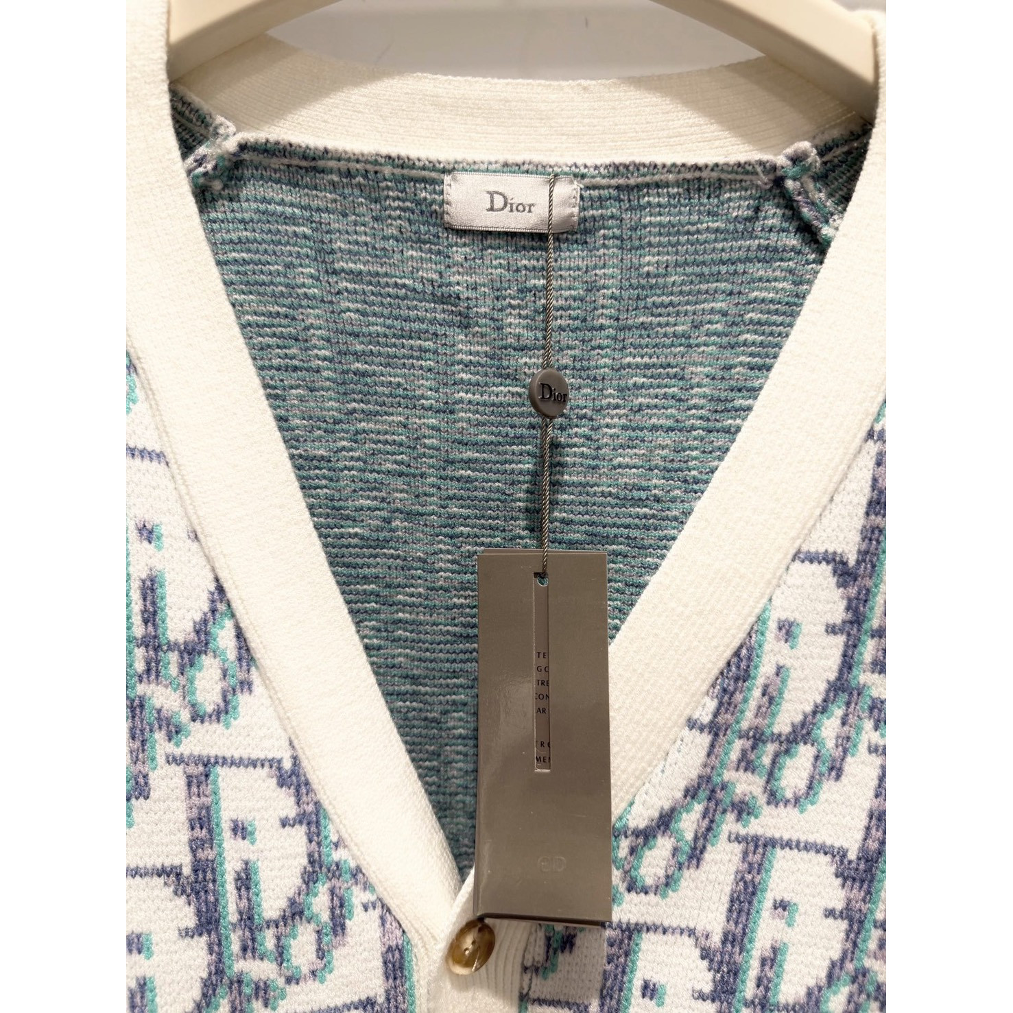 <p>Dior Homme&nbsp; 满幅LOGO提花毛衣(C167)</p>