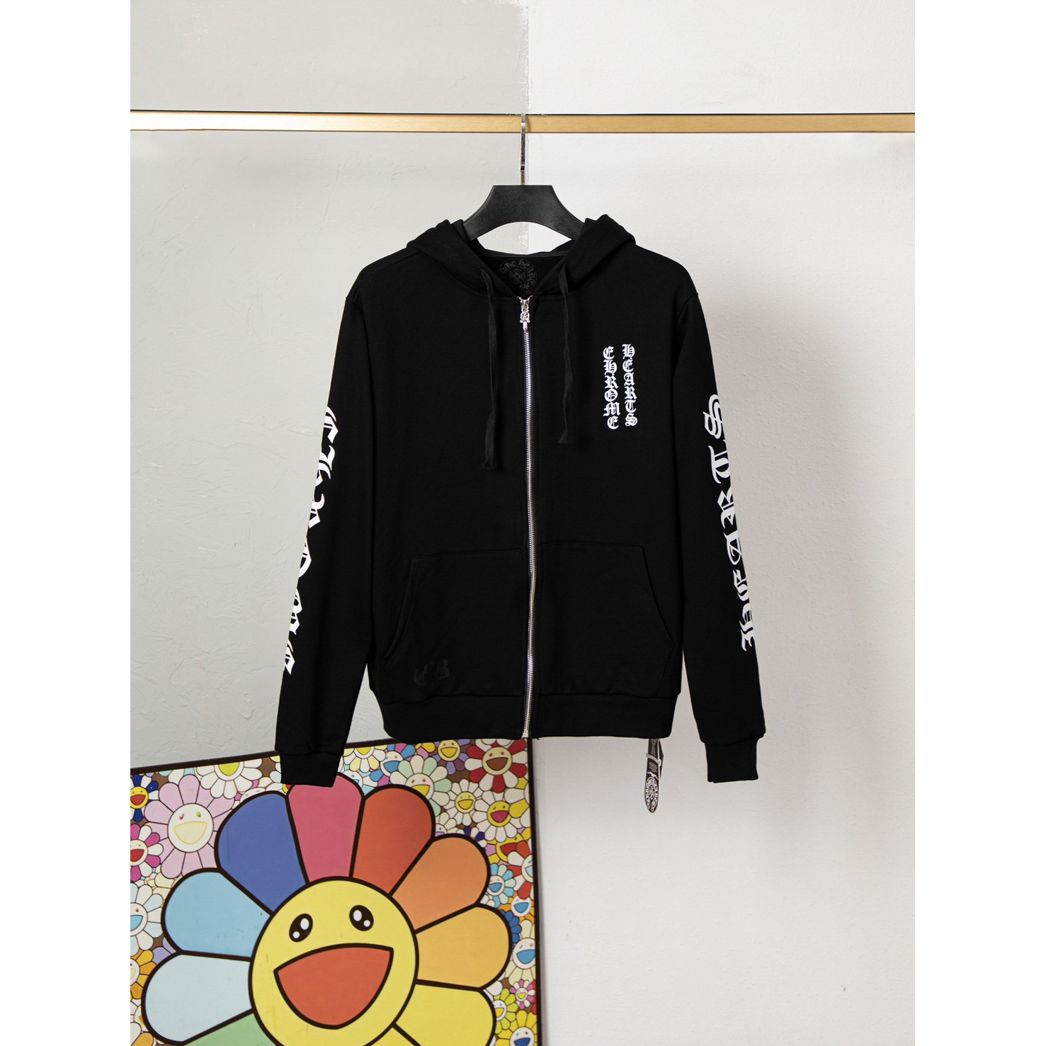 <p>CHROME HEARTS 梵文字母连帽外套(DZ82)(黑色)</p>