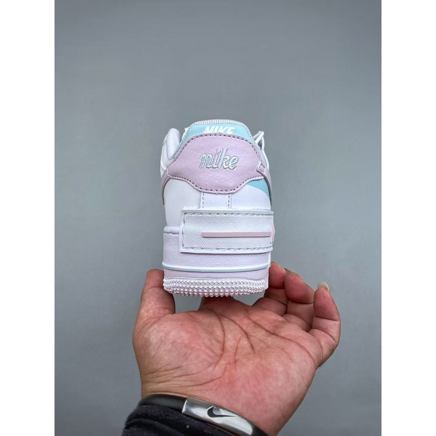 <p>NIKE W AF1 SHADOW 马卡龙空军一号板鞋</p>