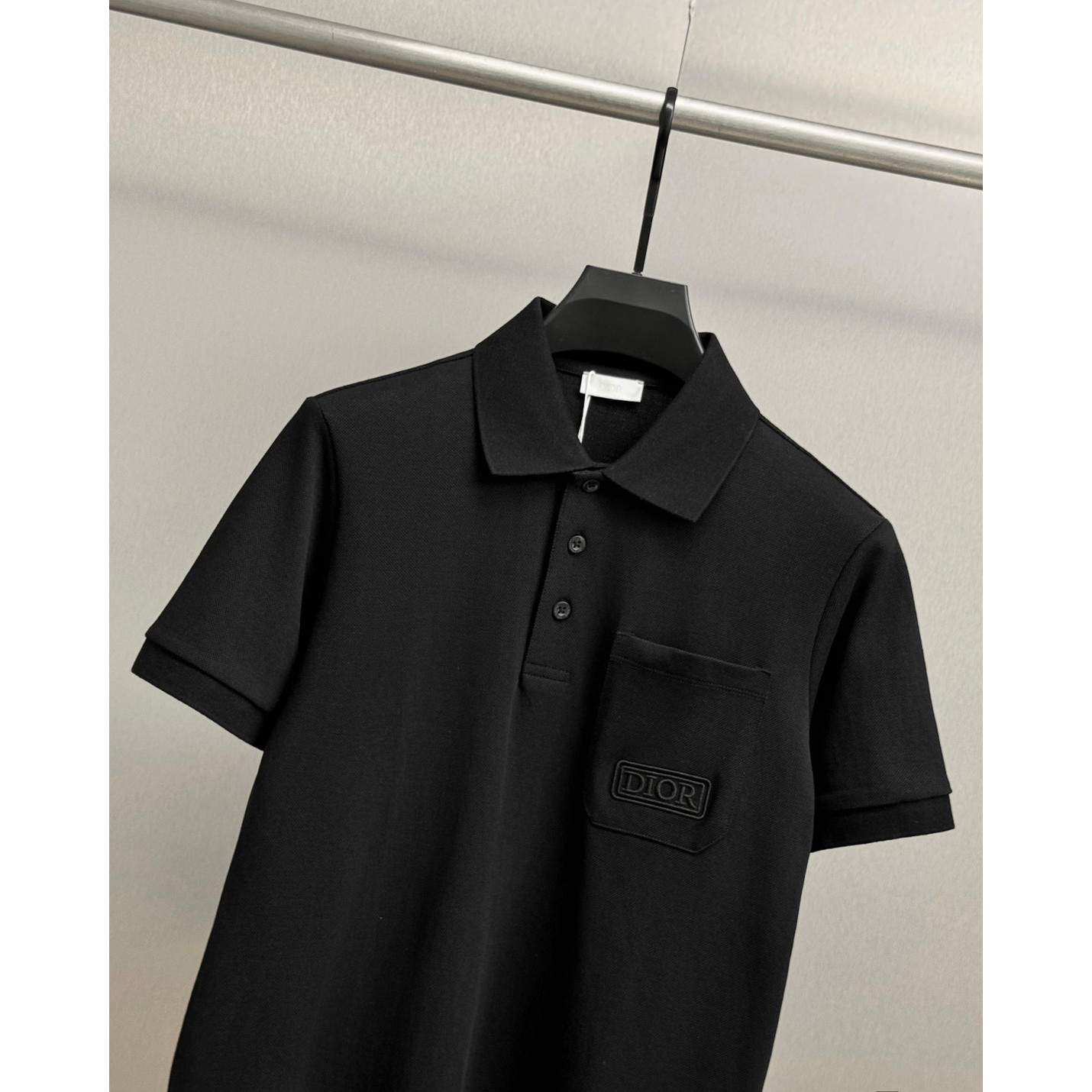 <p>DIOR&nbsp;短袖翻领polo衫(黑)</p>