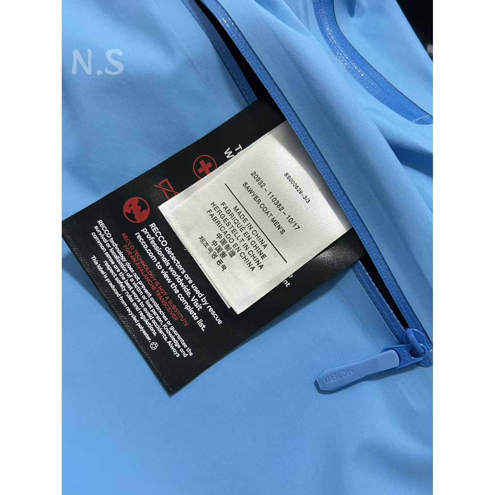 <p>Arc'teryx Beta系列 SL GORE-TEX 硬壳刺绣连帽防水防风透气冲锋衣 (惠斯勒蓝)</p>