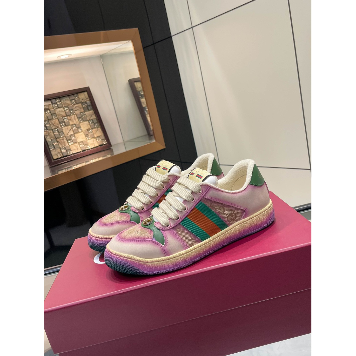 <p>GUCCI Screener系列运动鞋经典小脏鞋 (男款-粉)</p>