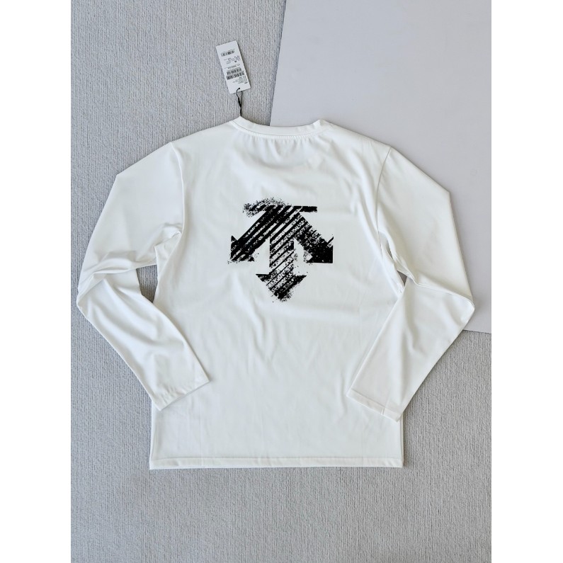 <p>DESCENTE&nbsp; ESSENTIAL系列 男女同款吸濕速乾長袖T恤</p>