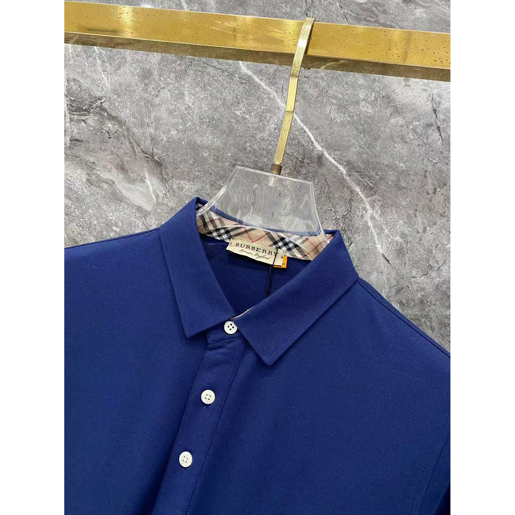 <p>Burberry 秋冬长袖Polo(782993)</p>