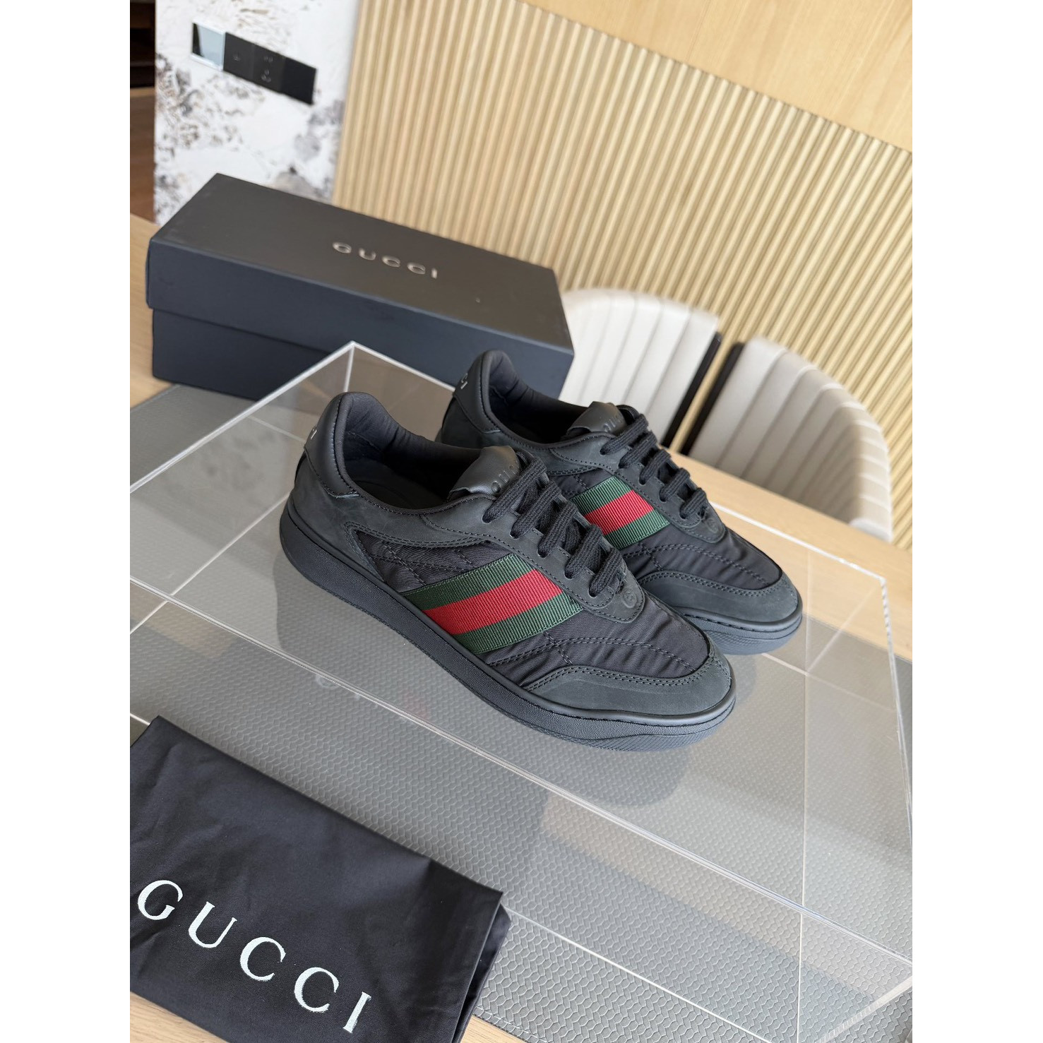 <p>GUCCI 休閒鞋(黑)</p>