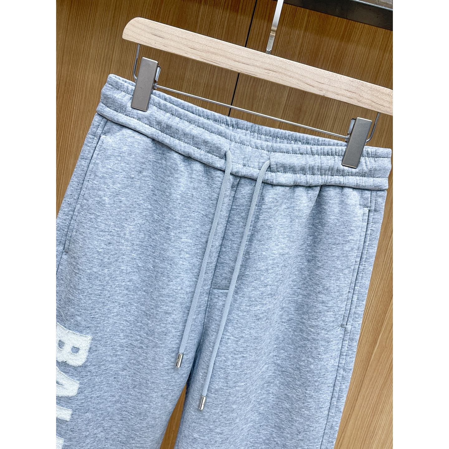 <p>Balenciaga 套裝(灰)</p>
