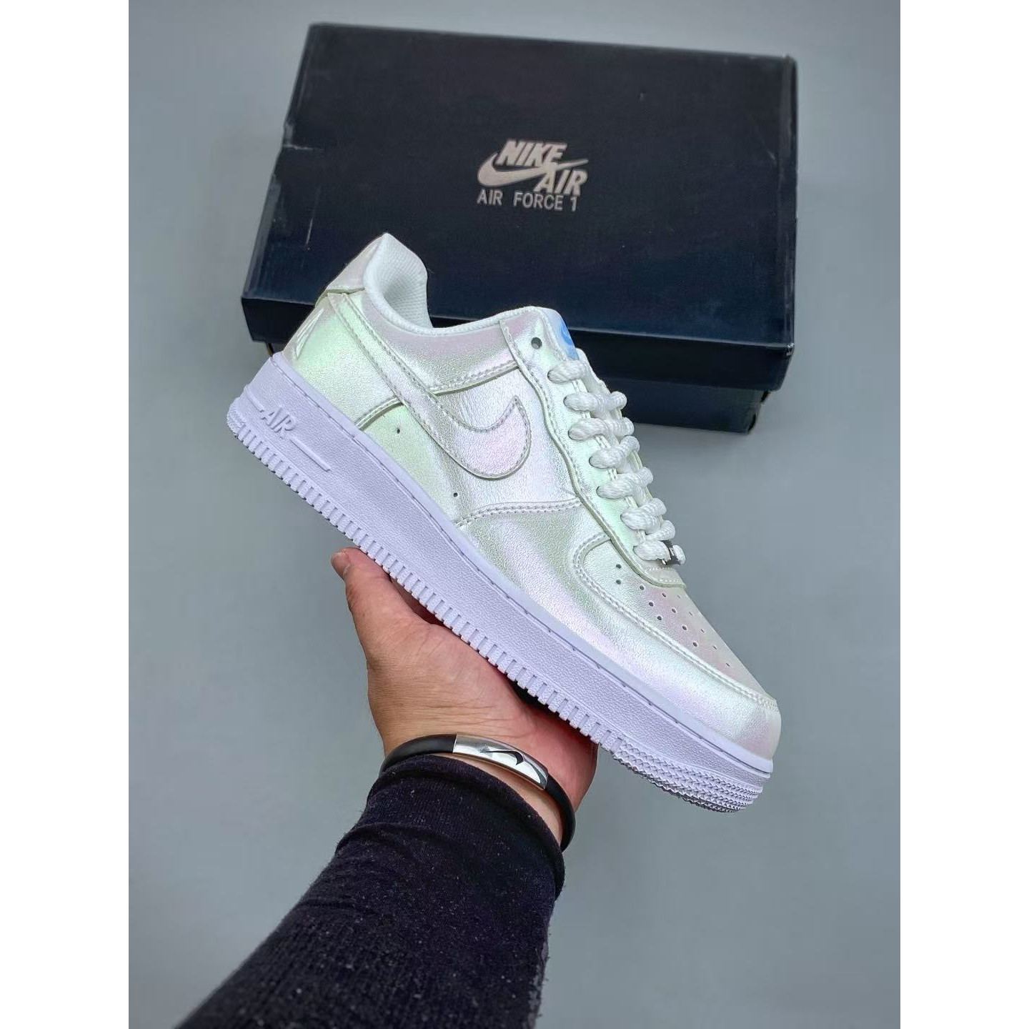 <p>Nike Air Force1 07 low &nbsp;联名款</p>