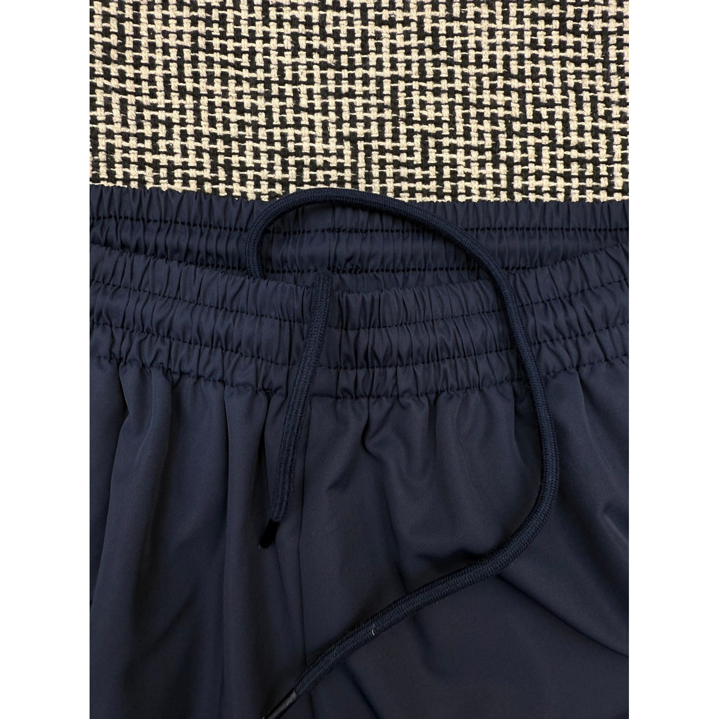 <p>Balenciaga FOOTBALL系列3B徽标刺绣运动长裤(藏藍)</p>