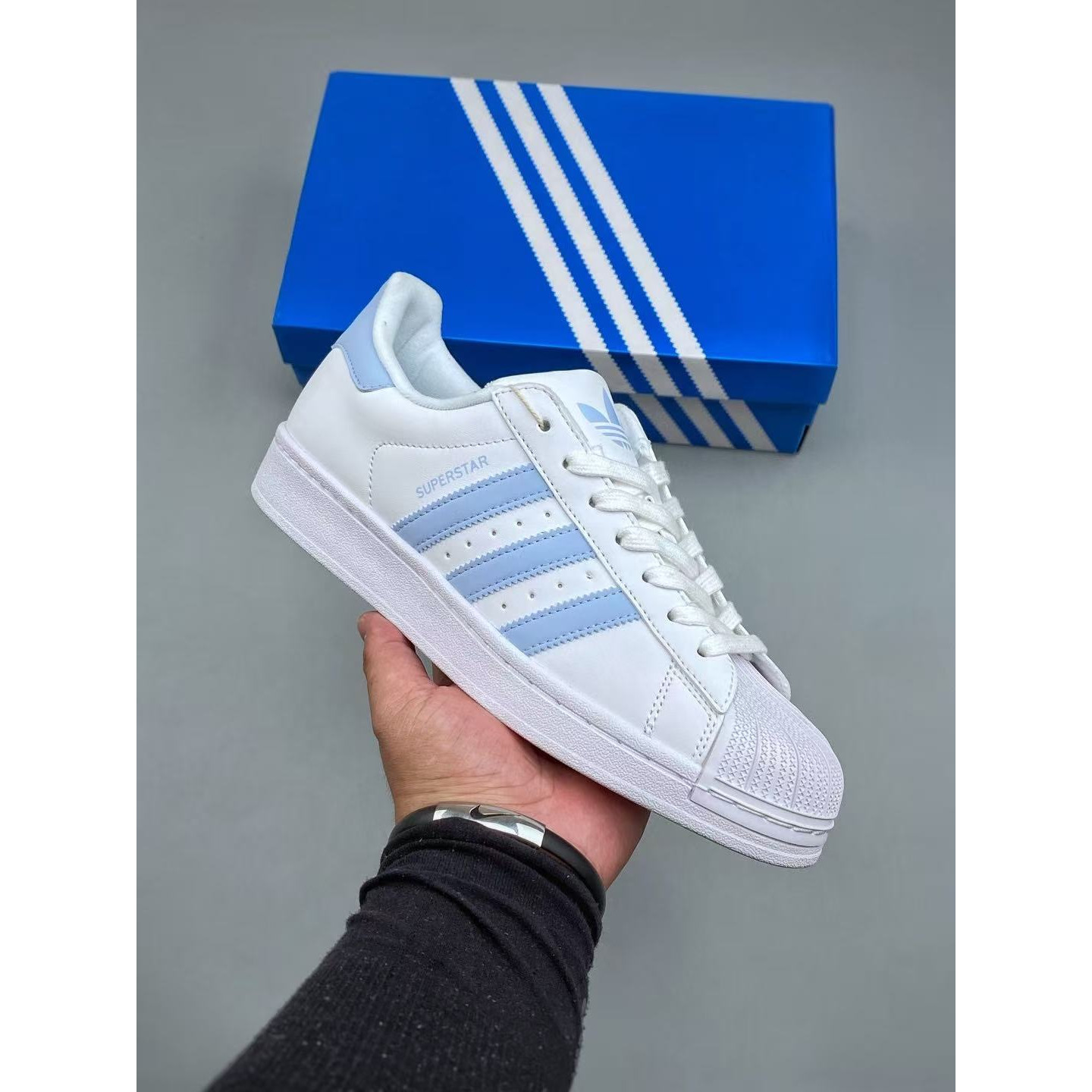 <p>Adidas Originals &nbsp;SUPERSTAR II &nbsp;经典贝壳头板鞋(藍條紋)</p>