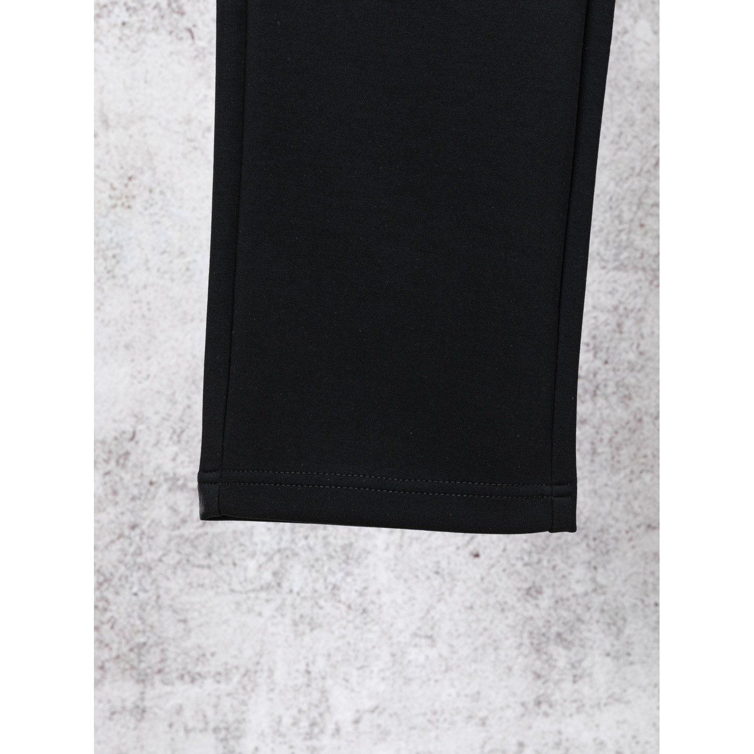 <p>Loro Piana 直筒休閒褲(黑色)</p>