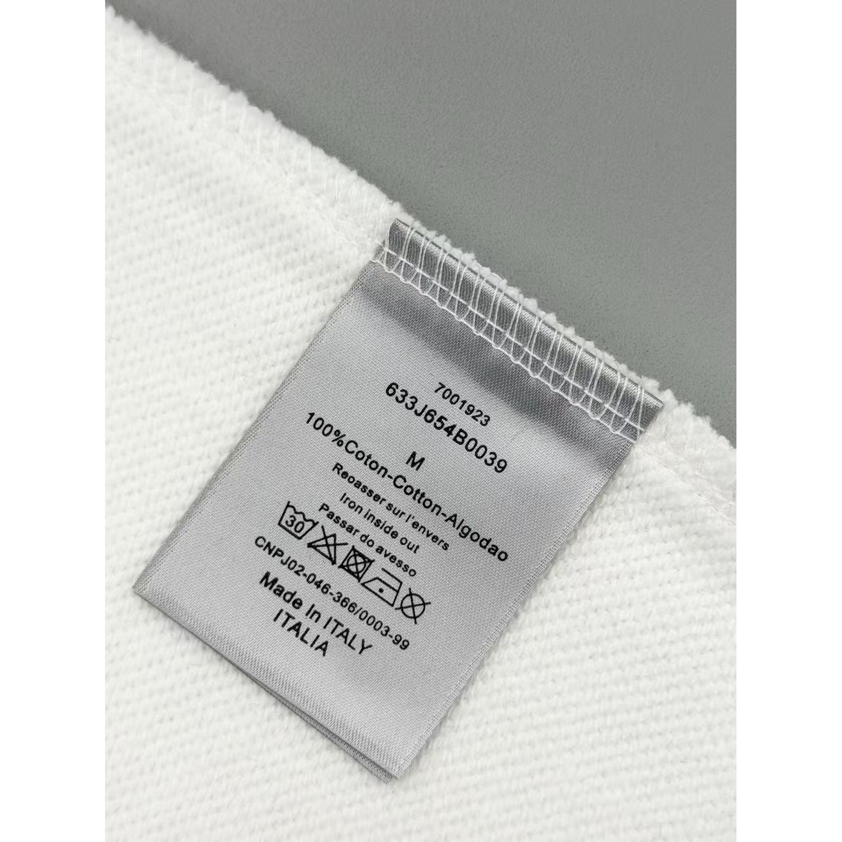 <p>DIOR&nbsp;CD刺绣圆领卫衣(白)</p>